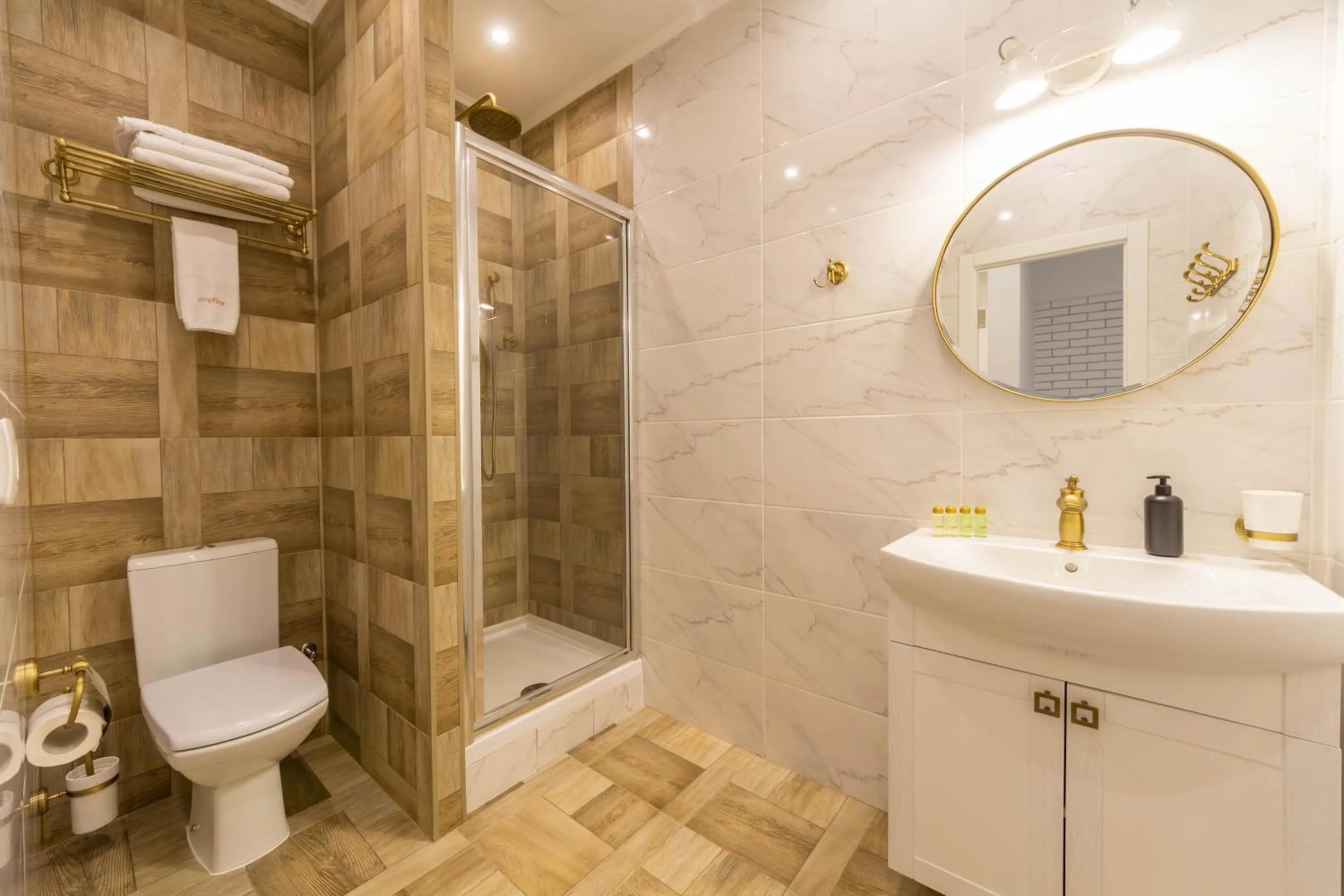 Shower in Idea Design Apart-Hotel