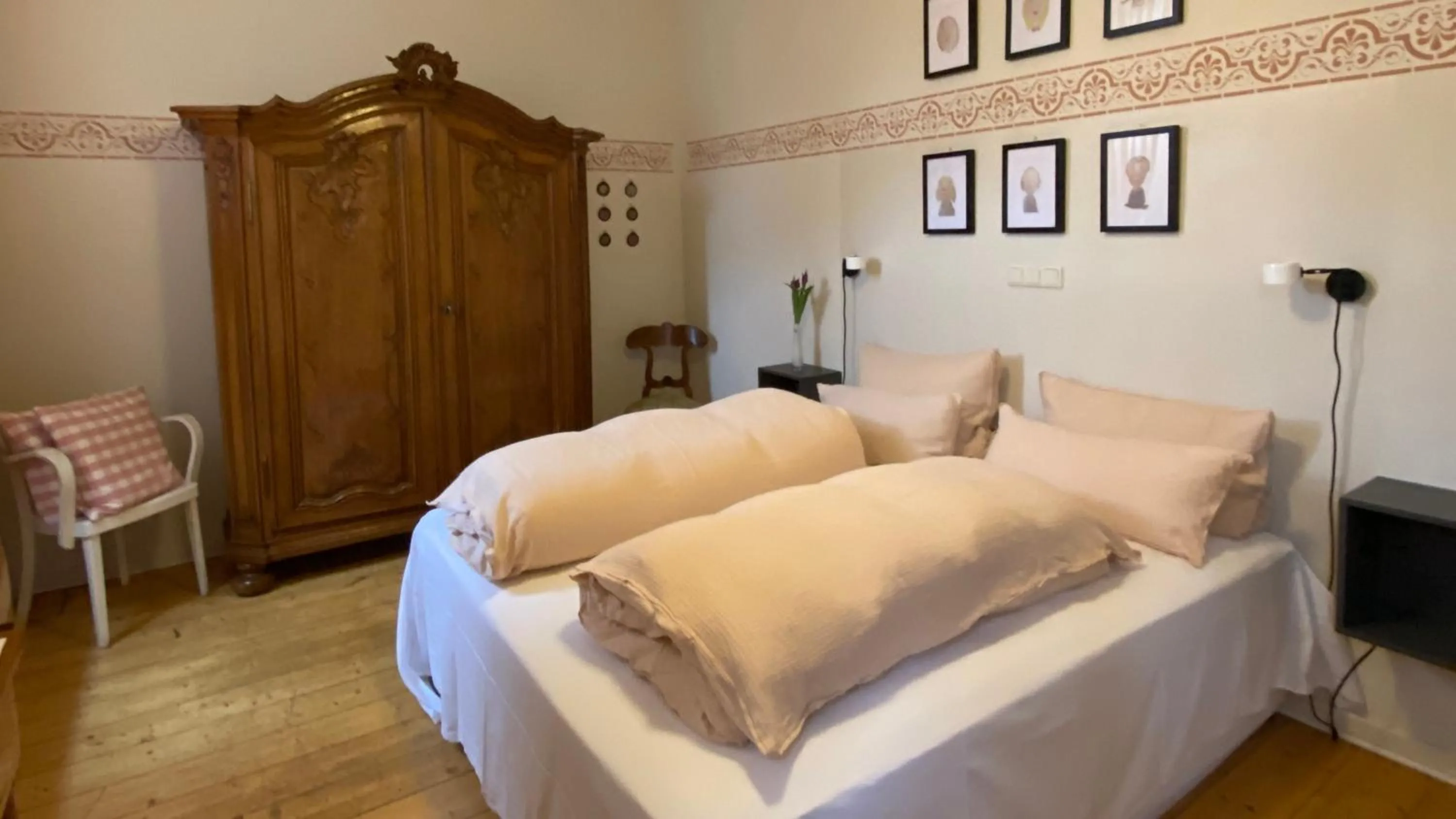 Triple Room with Private External Bathroom in Villa zur Erholung Bed & Breakfast