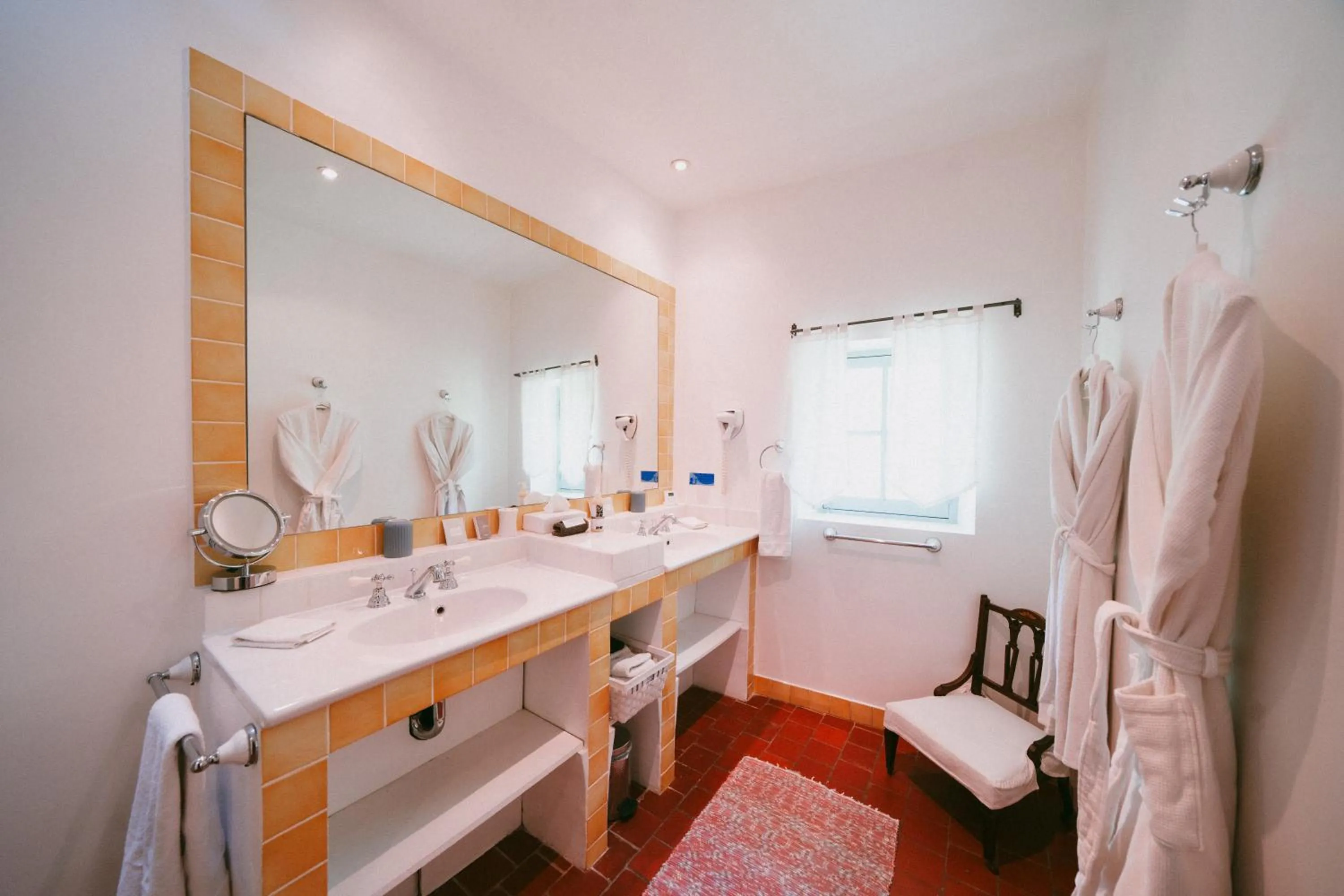 Shower in Bastide Rose