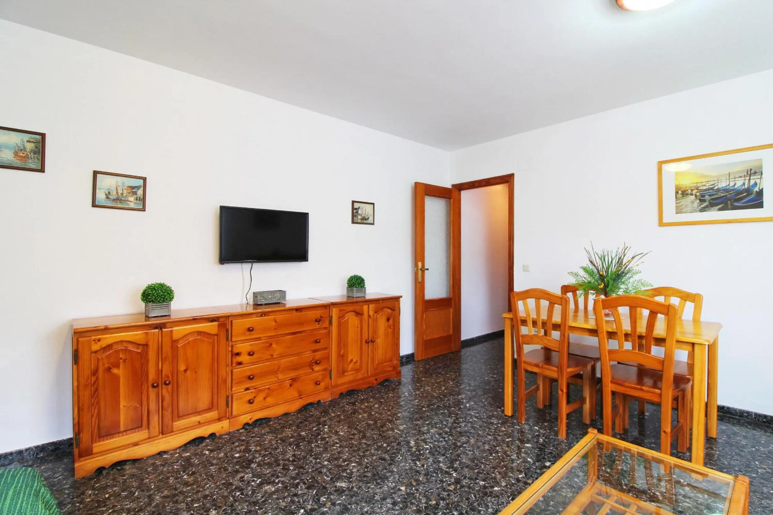 Global Vacacional, Amplio apartamento muy cerca de la playa