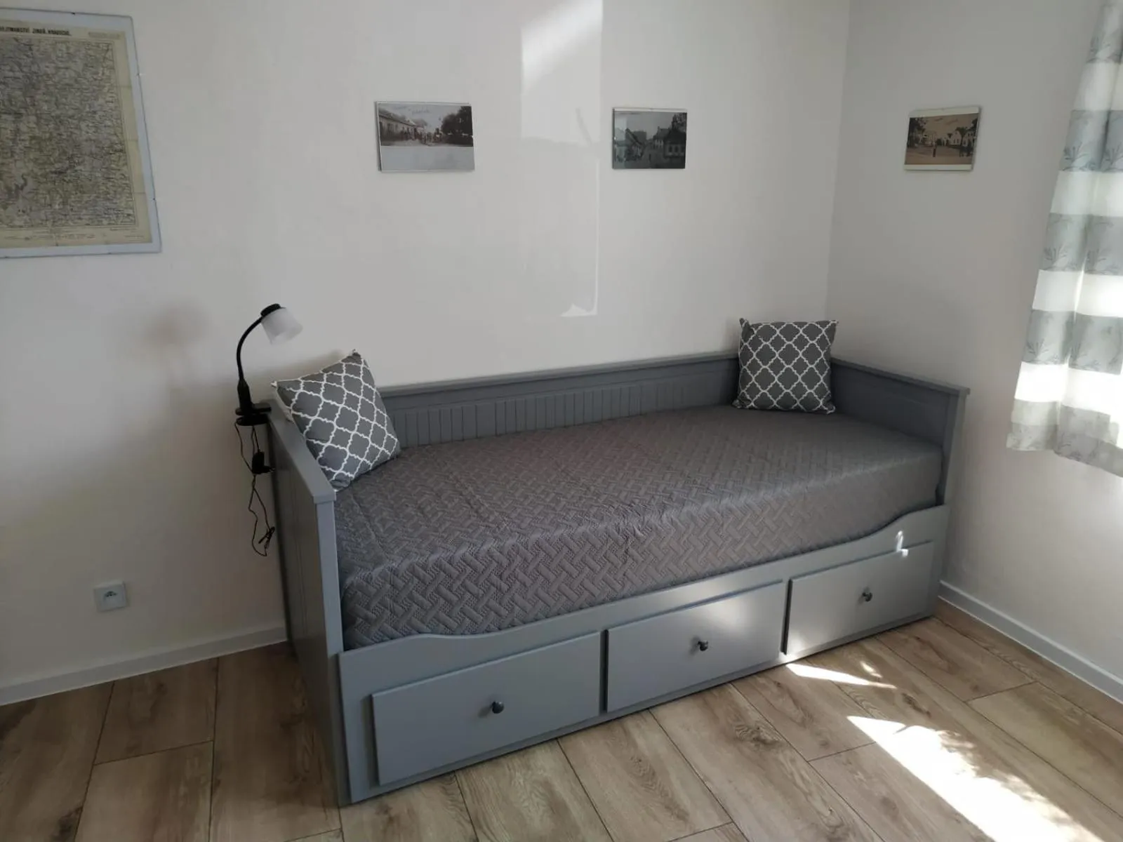 Lunch, Bed in Motel Vega