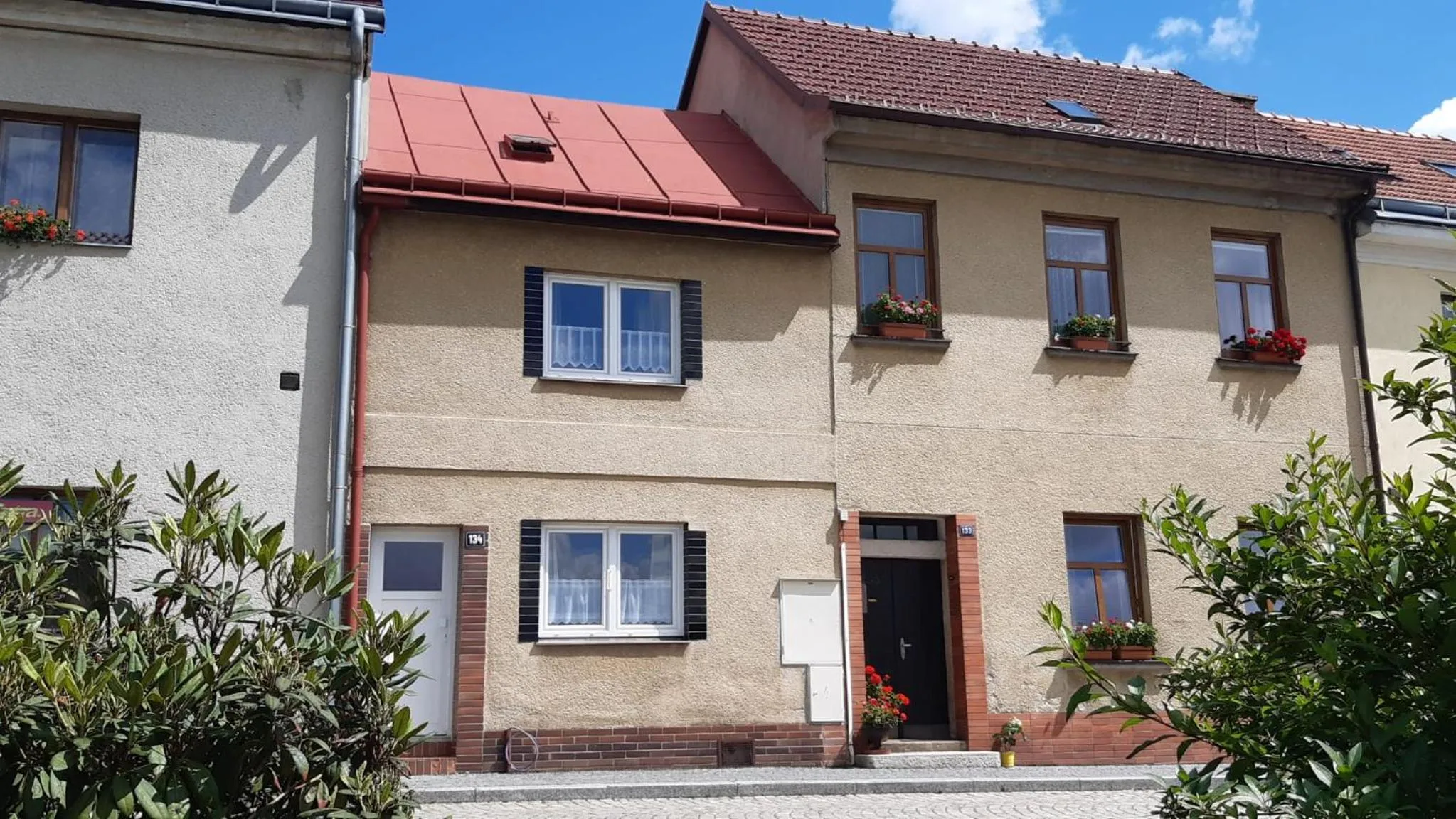 Property building in Motel Vega