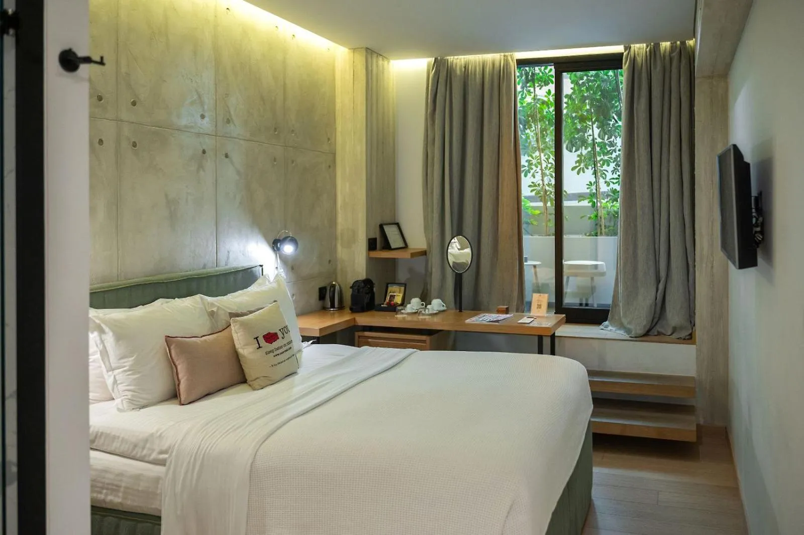 Photo of the whole room, Bed in COCO-MAT Athens Jumelle