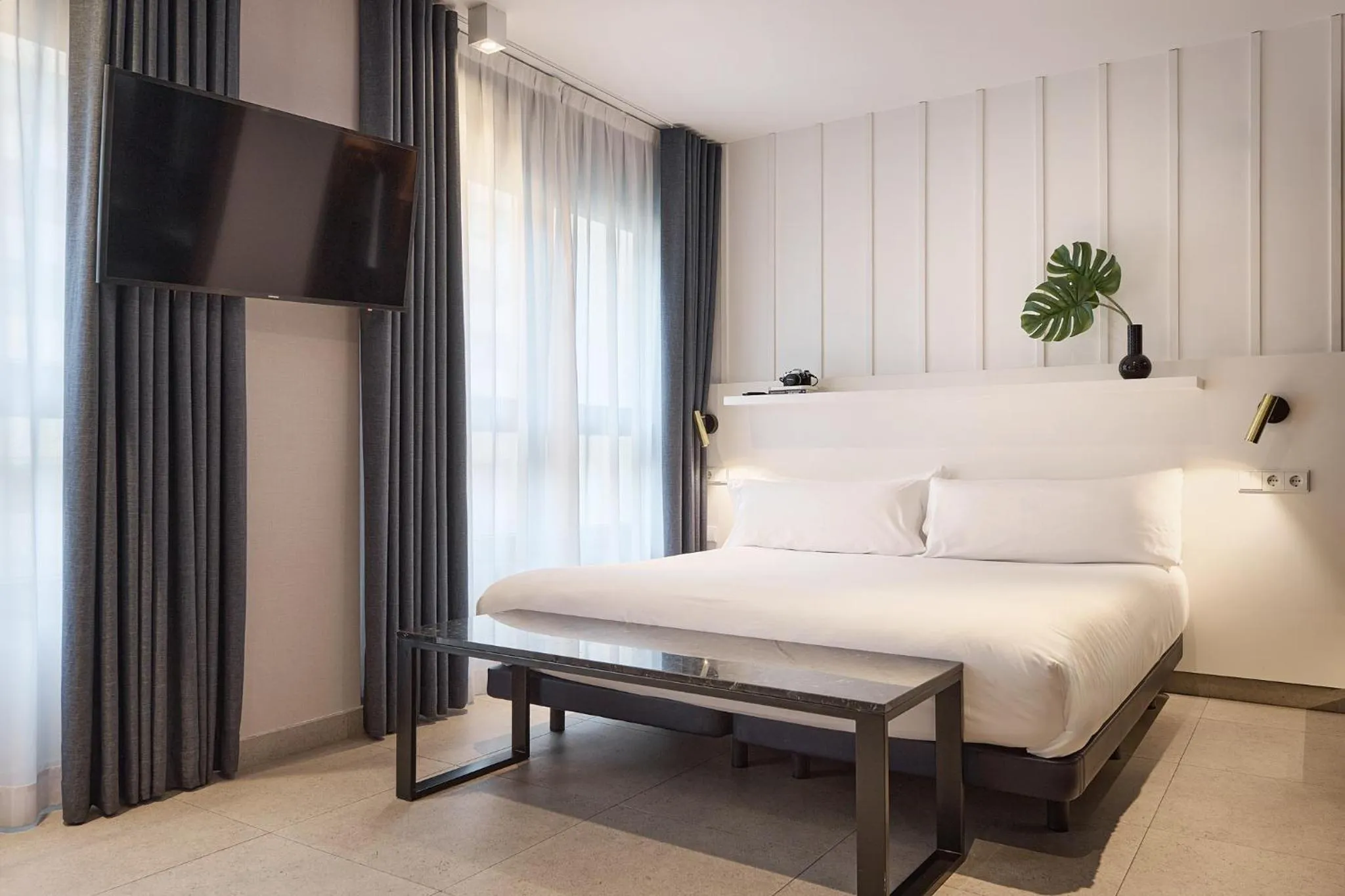 Bed in Ramirez Flats Valencia