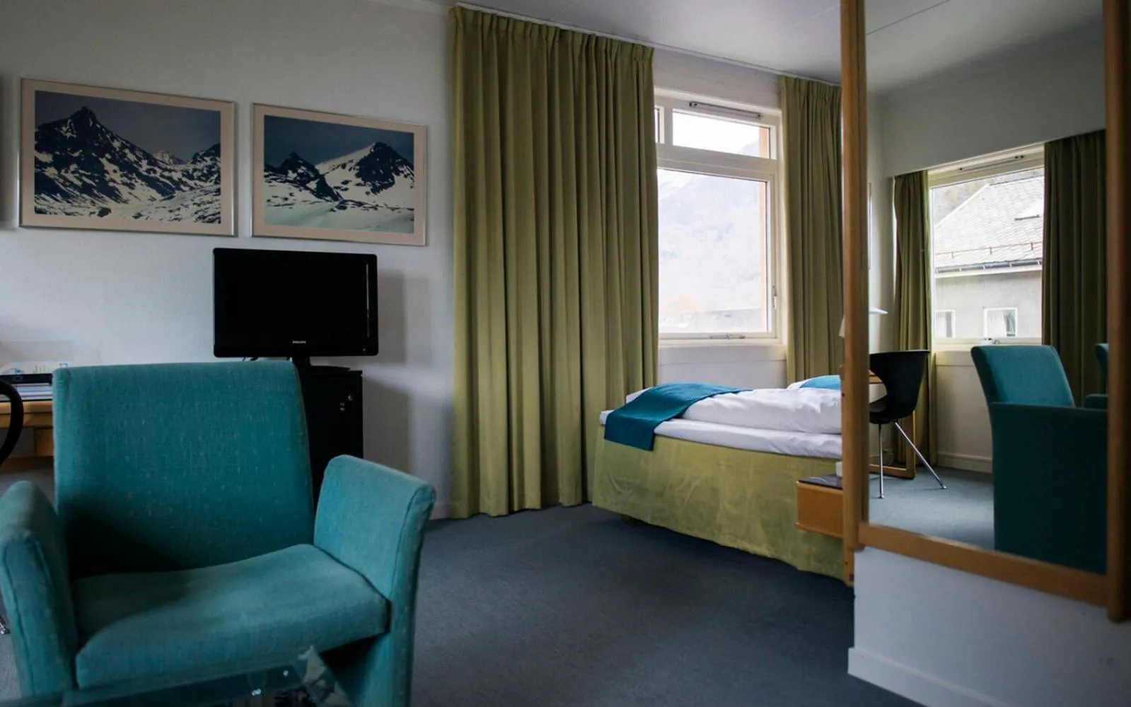 Photo of the whole room, Bed in Klingenberg Hotel - Årdal