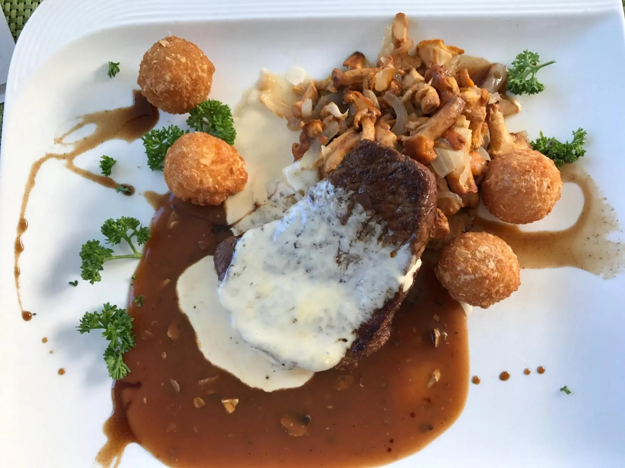 Food and drinks in Hotel-Restaurant zum Donaueck Mauthausen