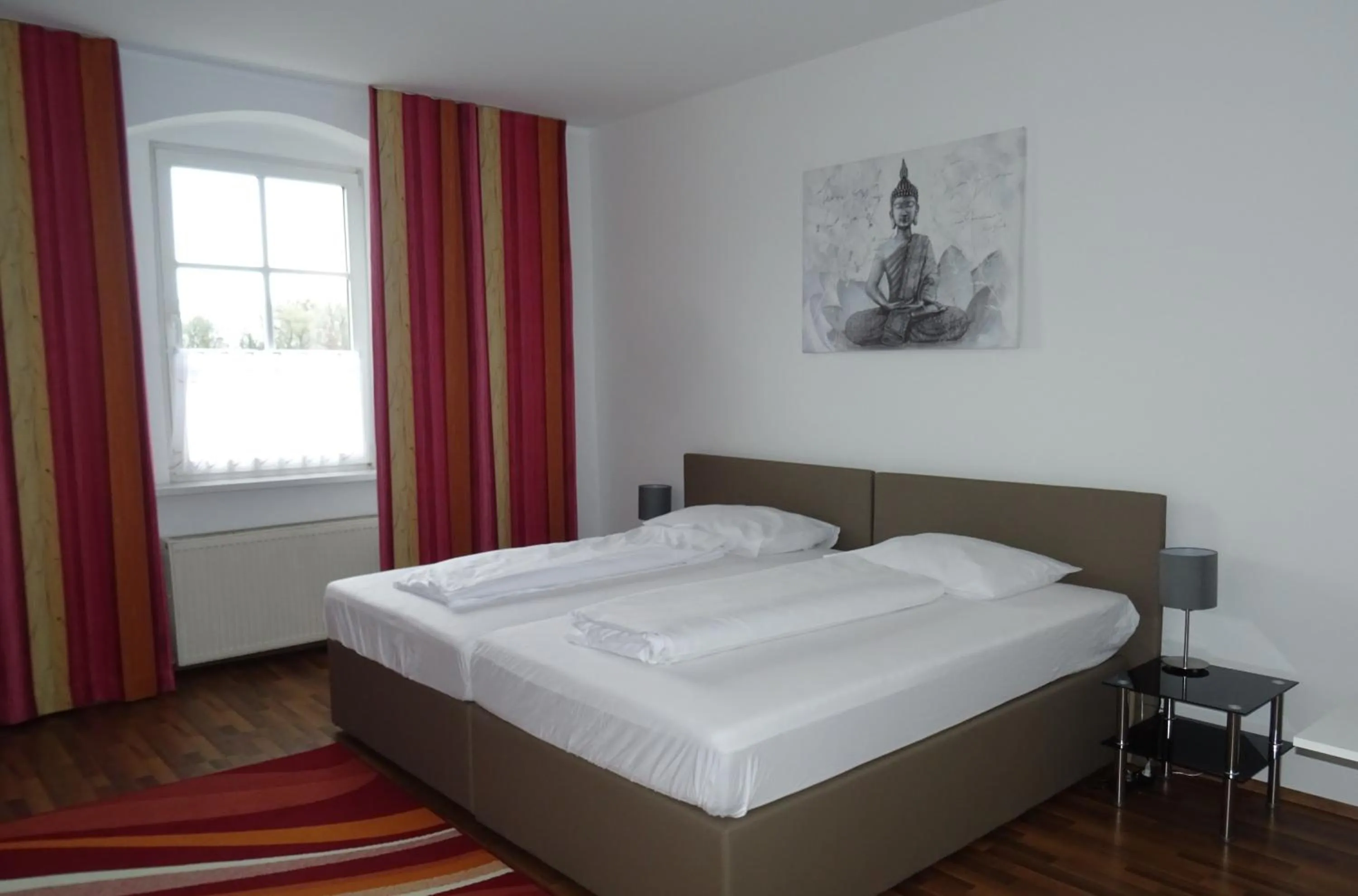 Bed in Hotel-Restaurant zum Donaueck Mauthausen