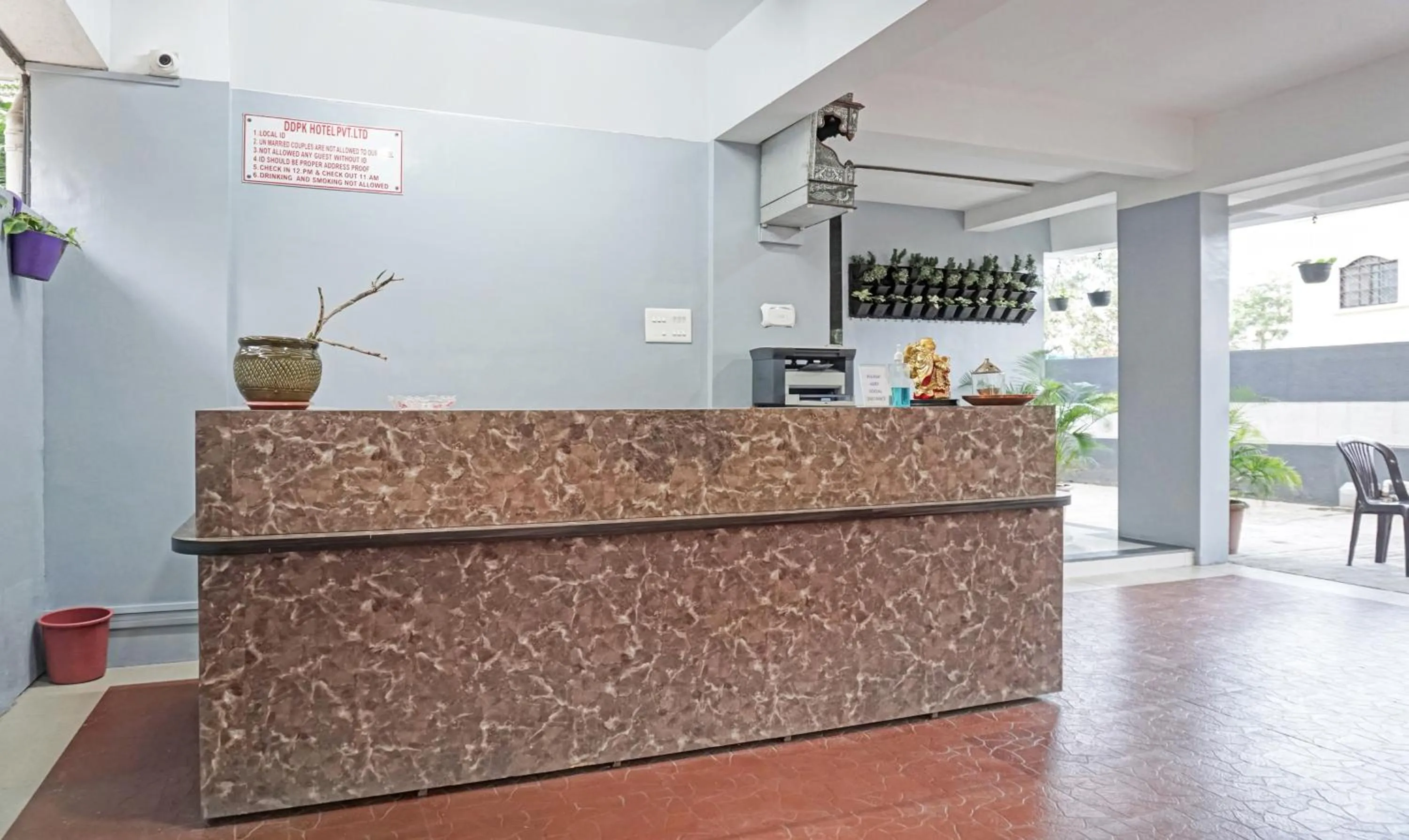 Lobby or reception in Treebo Diamond Residency - DDPK Inn