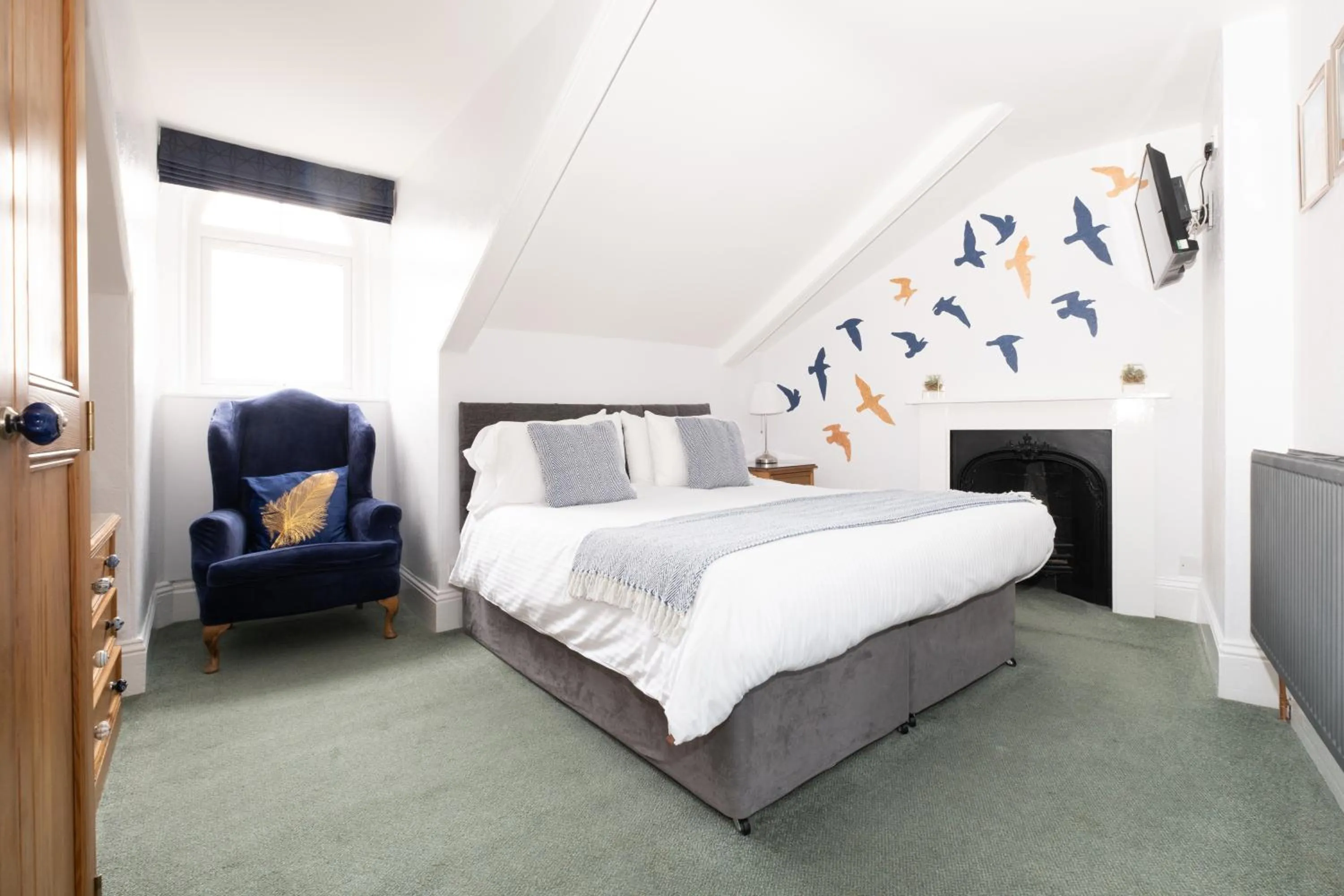 Photo of the whole room, Bed in Number 7 Guest House