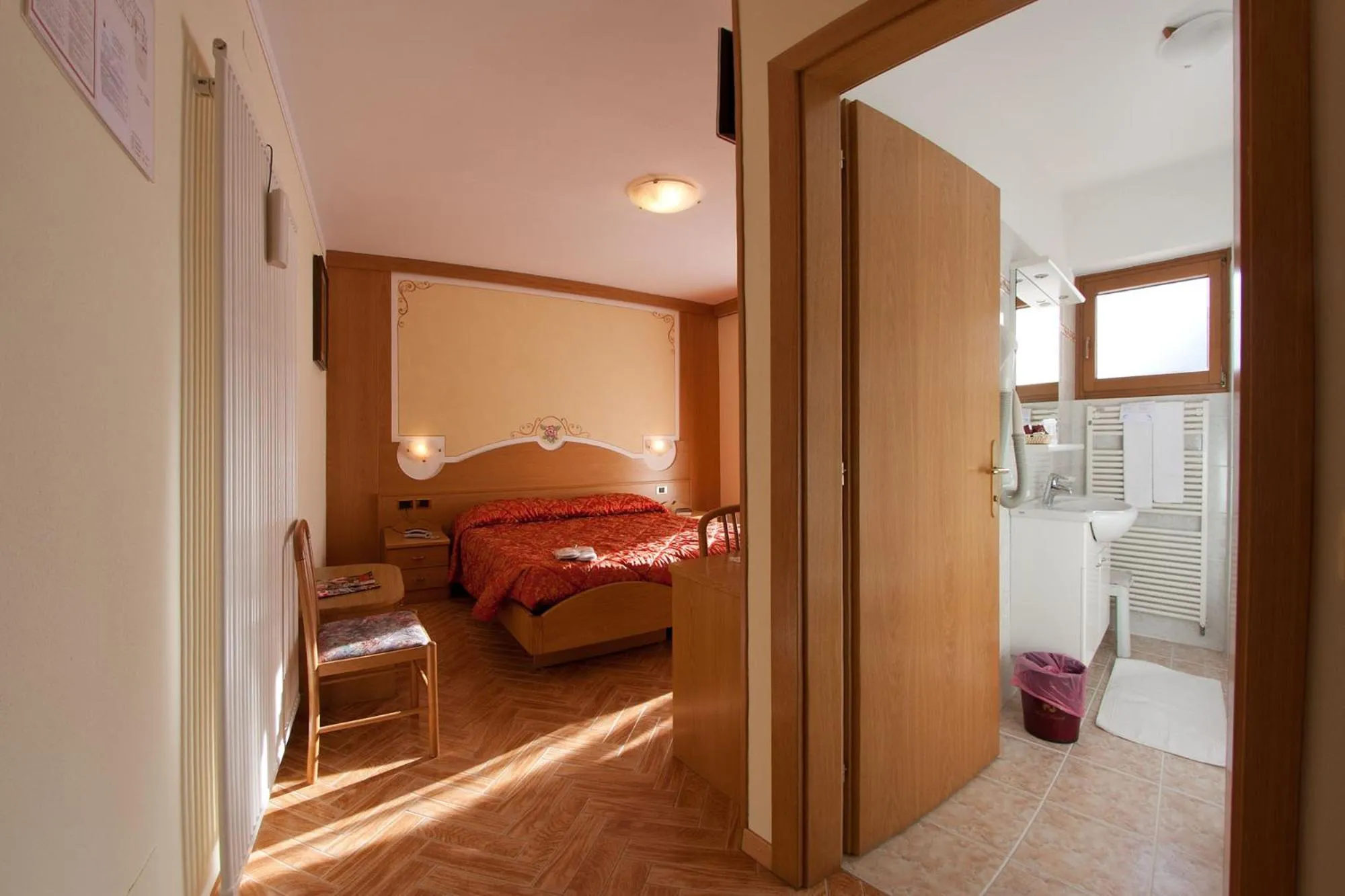 Photo of the whole room, Bed in Hotel Cristallo