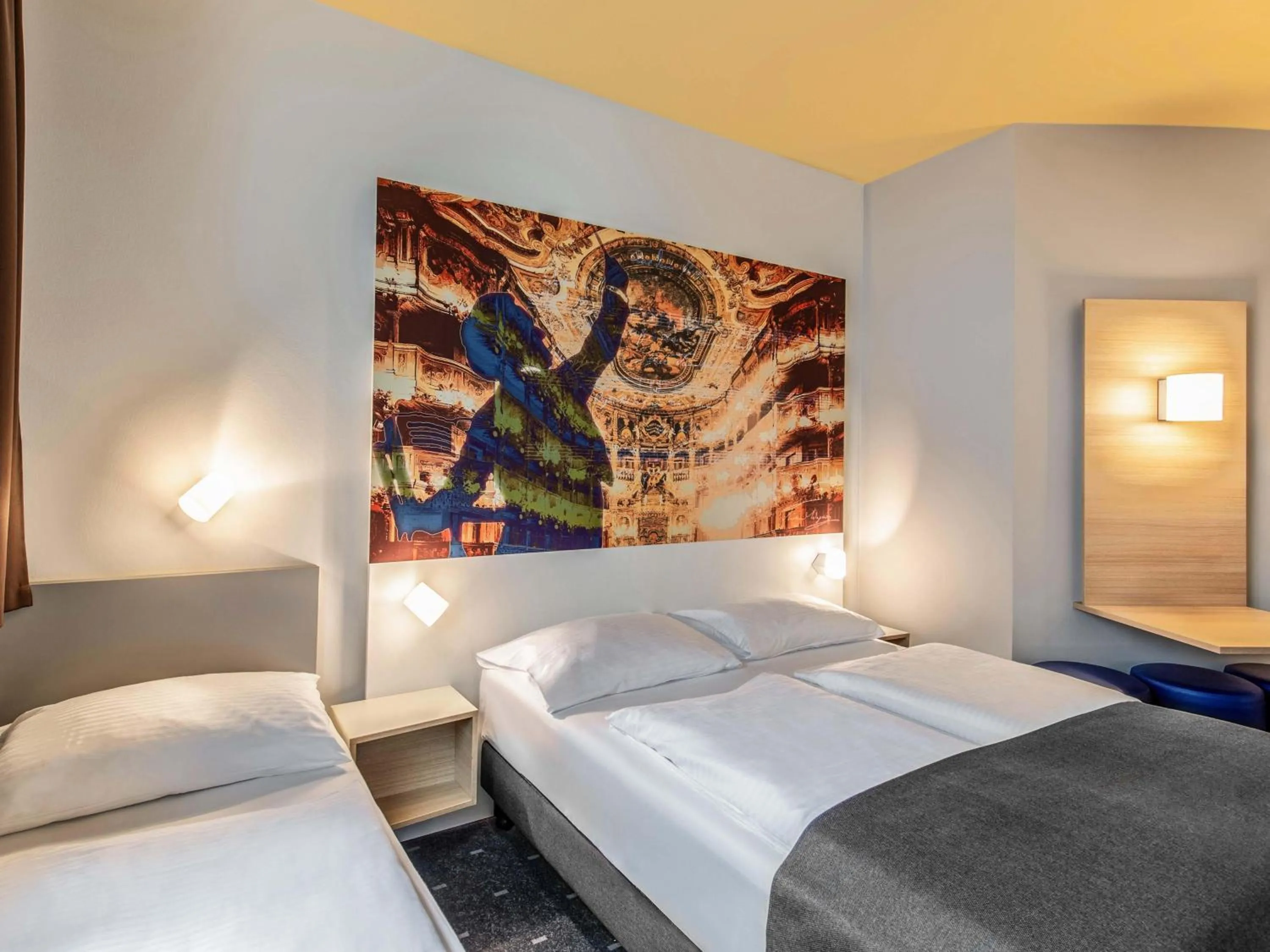 Photo of the whole room, Bed in B&B Hotel Bayreuth