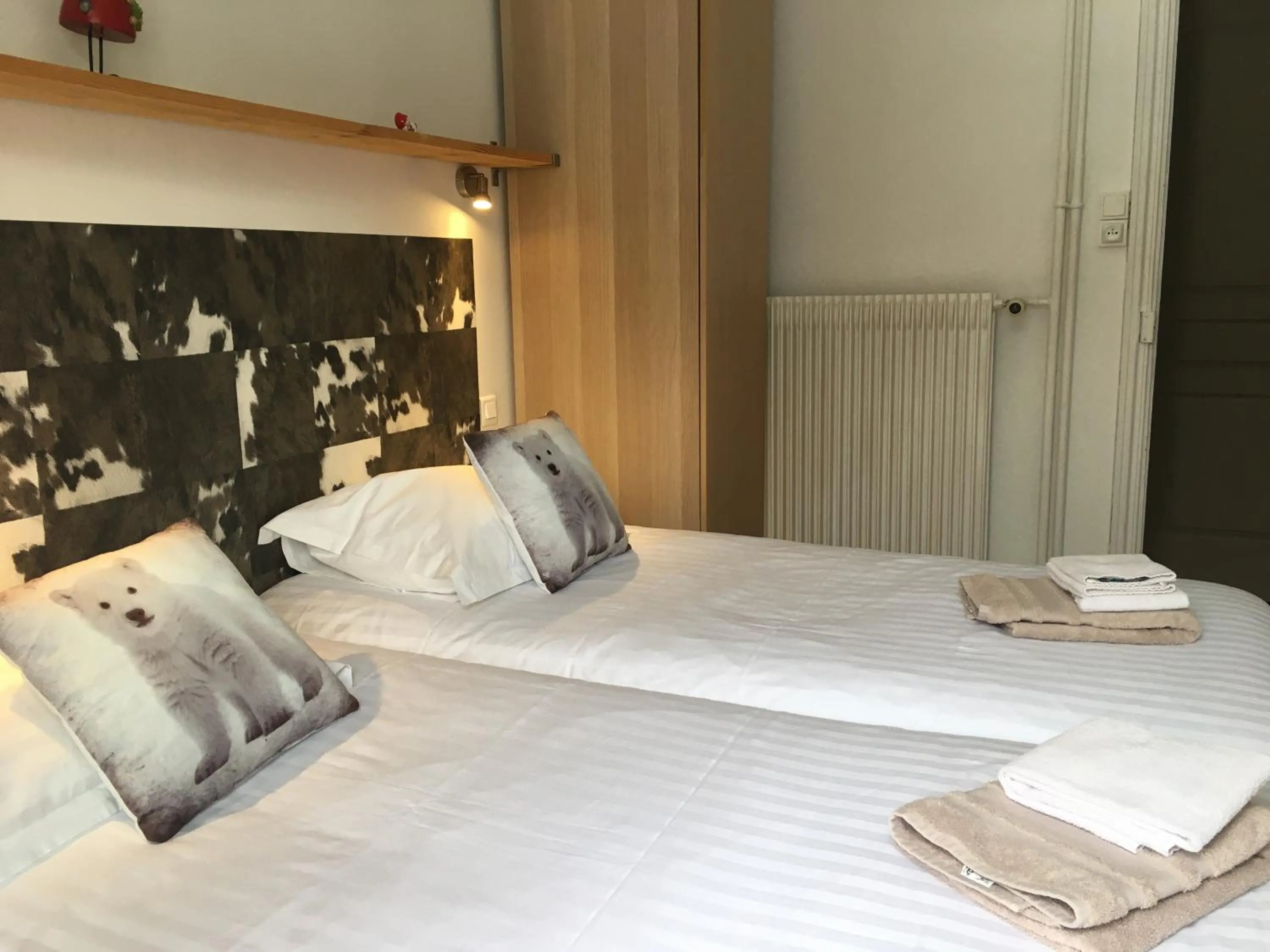 Photo of the whole room, Bed in Les Montagnettes