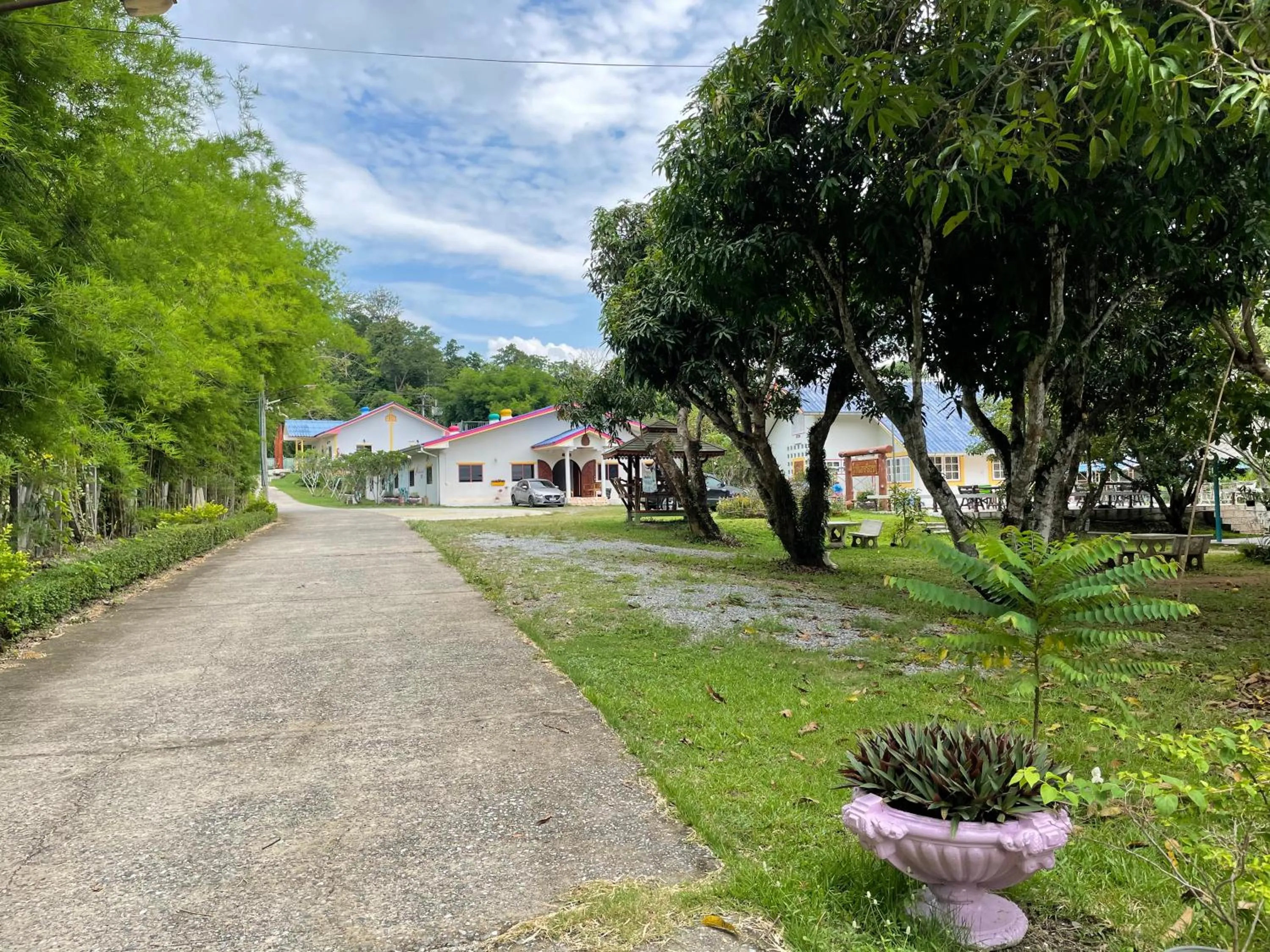 Garden in นาหินลาดรีสอร์ท Nahinlad Resort