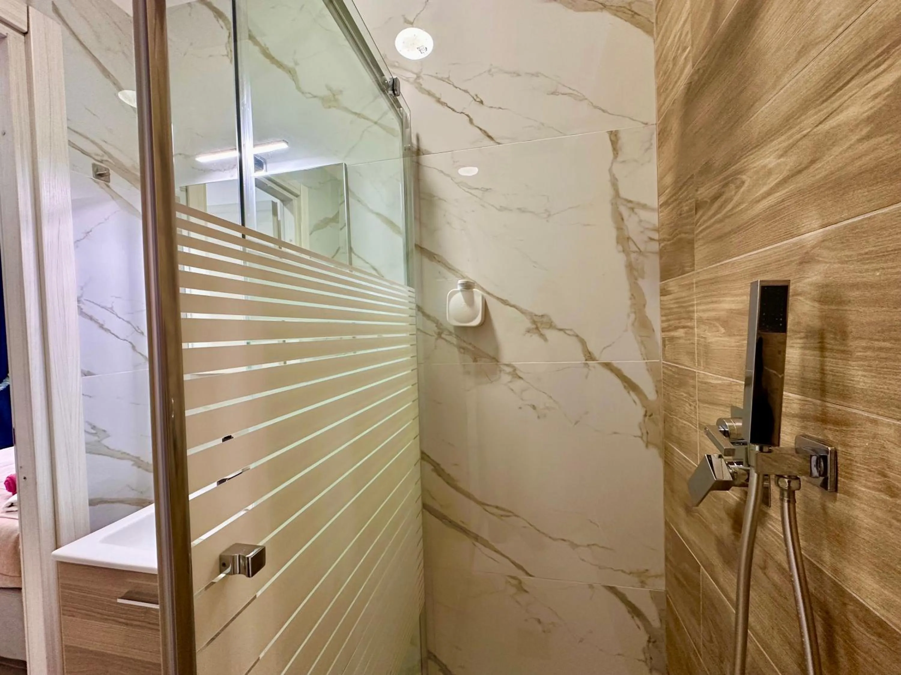 Shower in Sweet Dreams Napoli