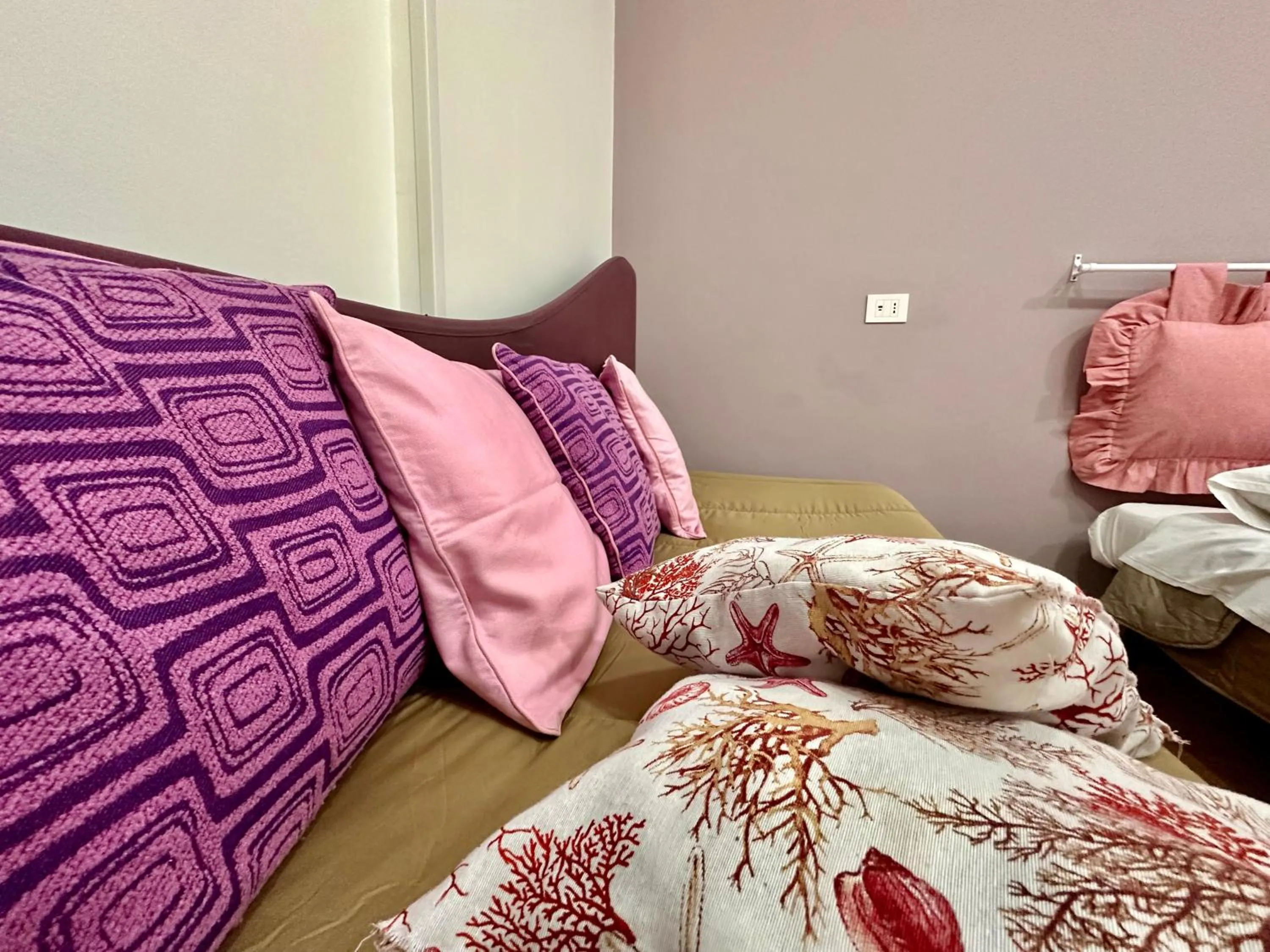 Bed in Sweet Dreams Napoli