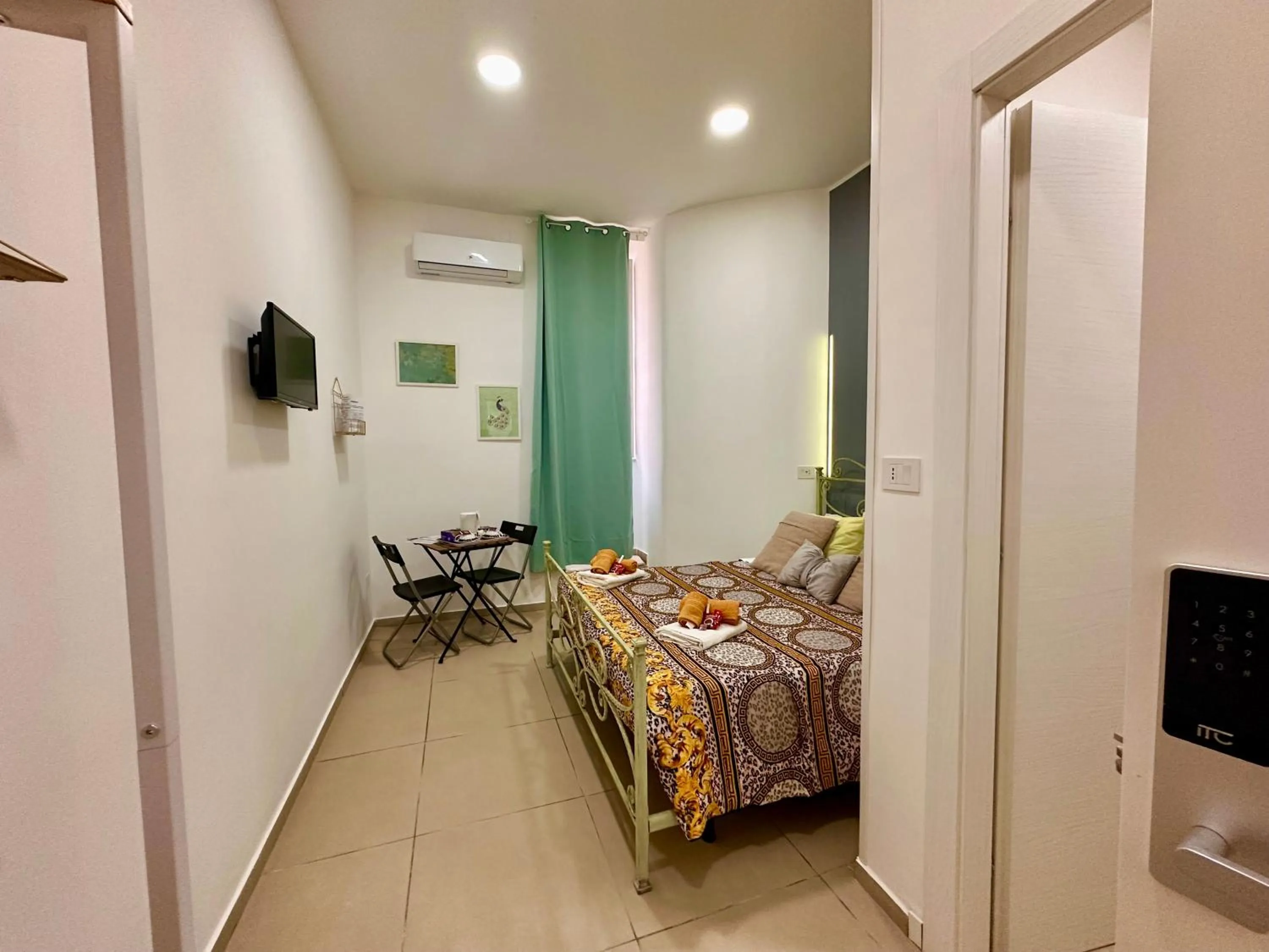 Photo of the whole room in Sweet Dreams Napoli