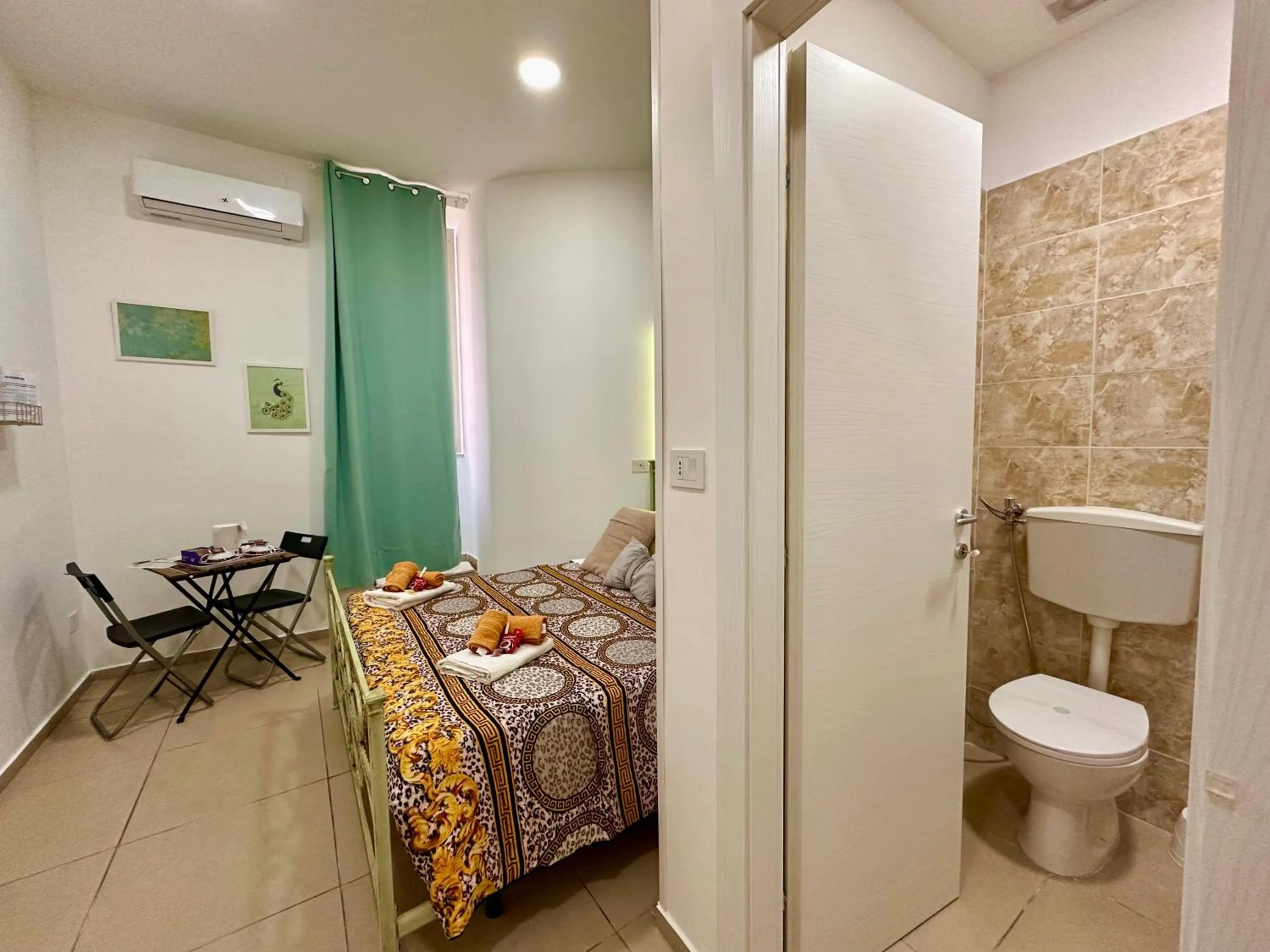 Bed in Sweet Dreams Napoli