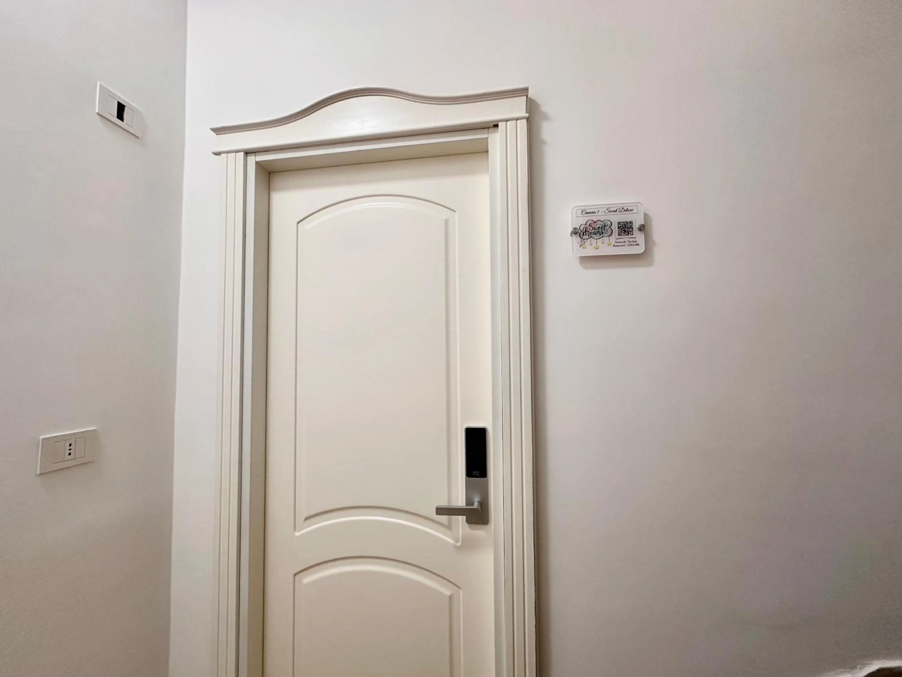 Bedroom in Sweet Dreams Napoli