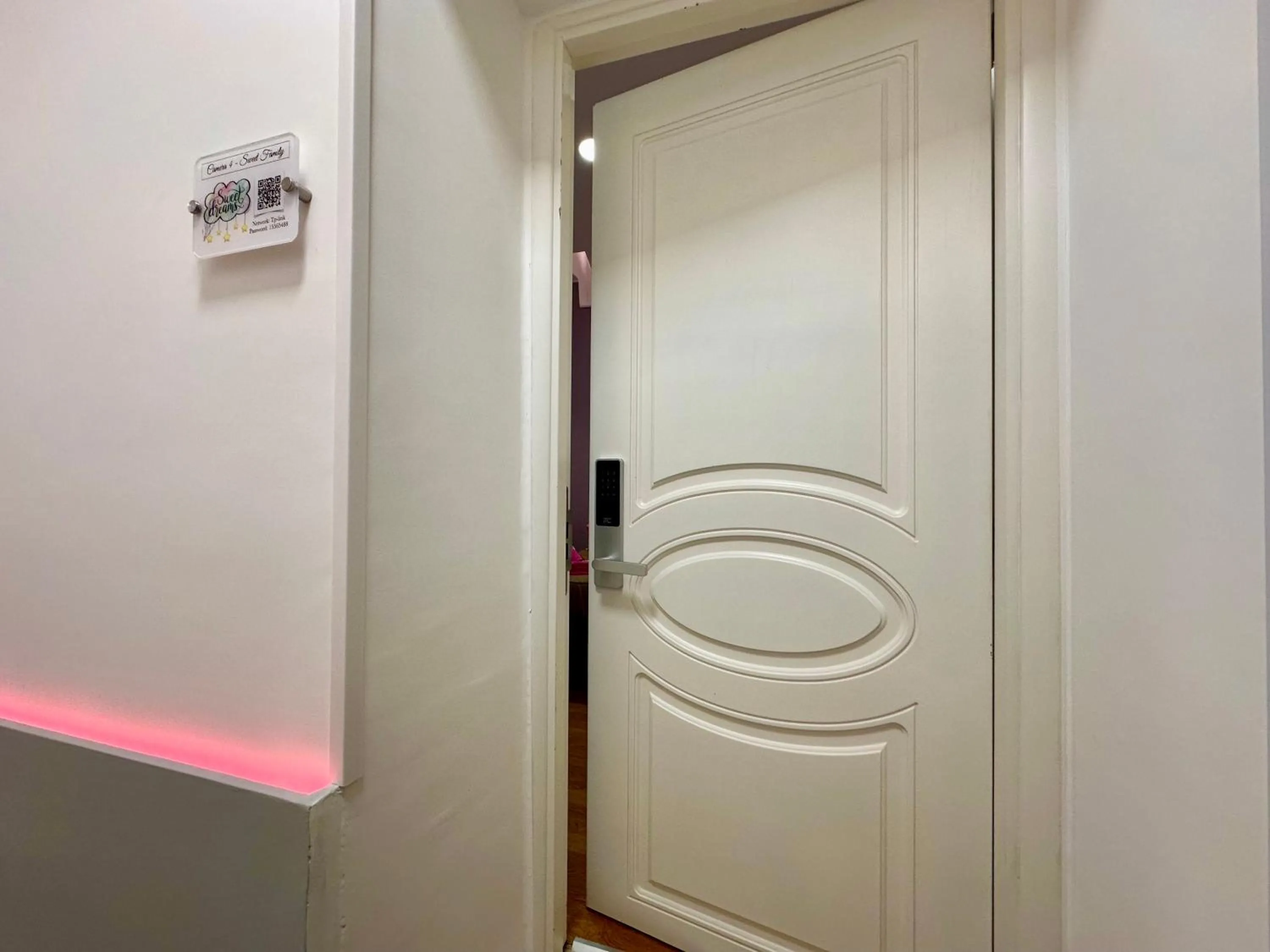 Bedroom in Sweet Dreams Napoli