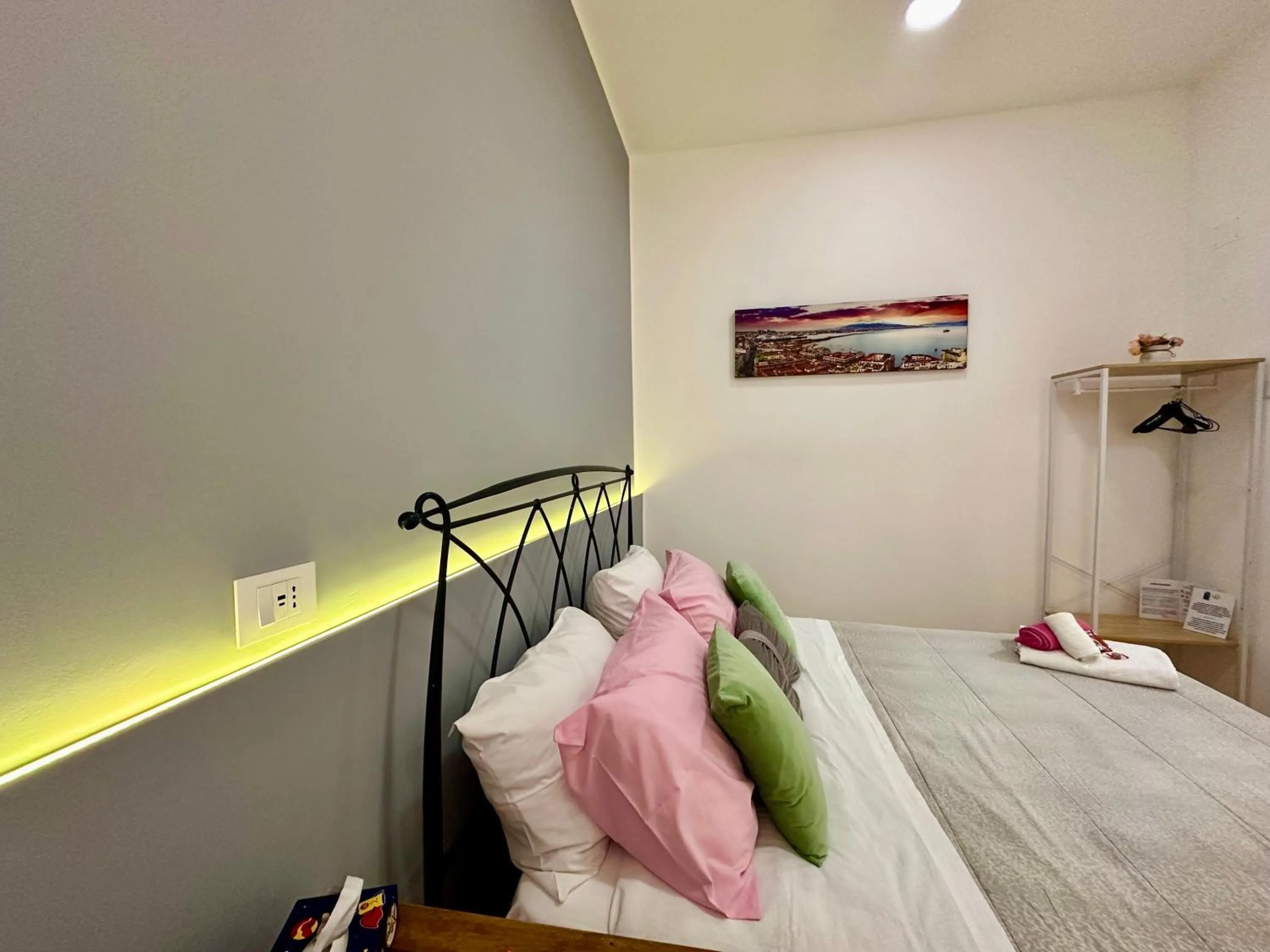 Bed in Sweet Dreams Napoli