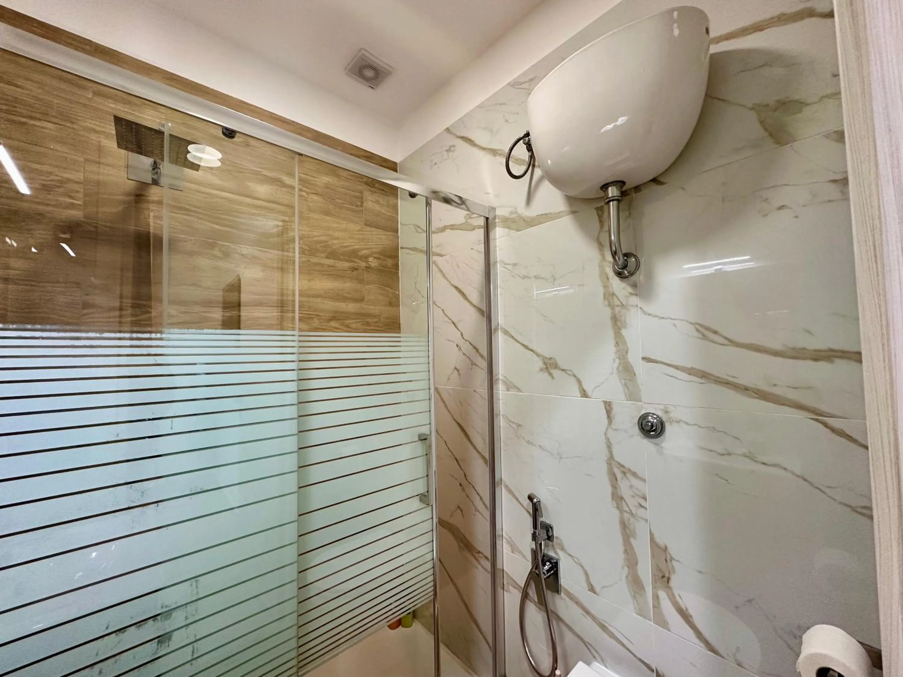 Shower in Sweet Dreams Napoli