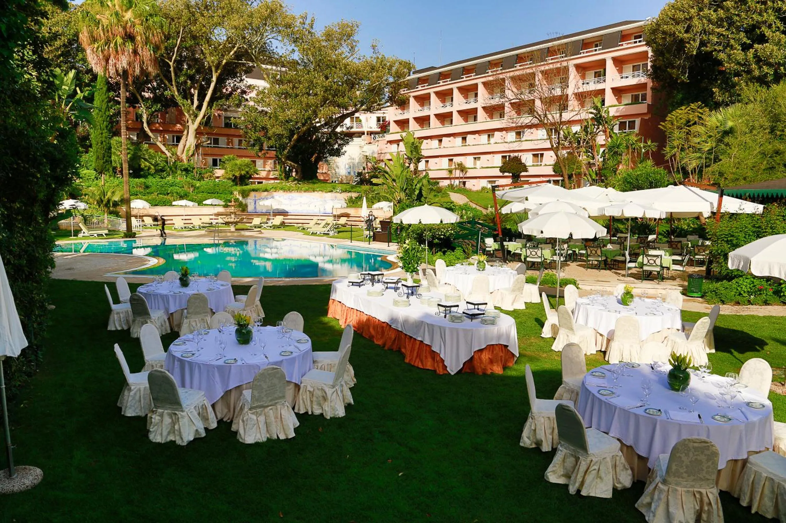 Garden in Olissippo Lapa Palace – The Leading Hotels of the World