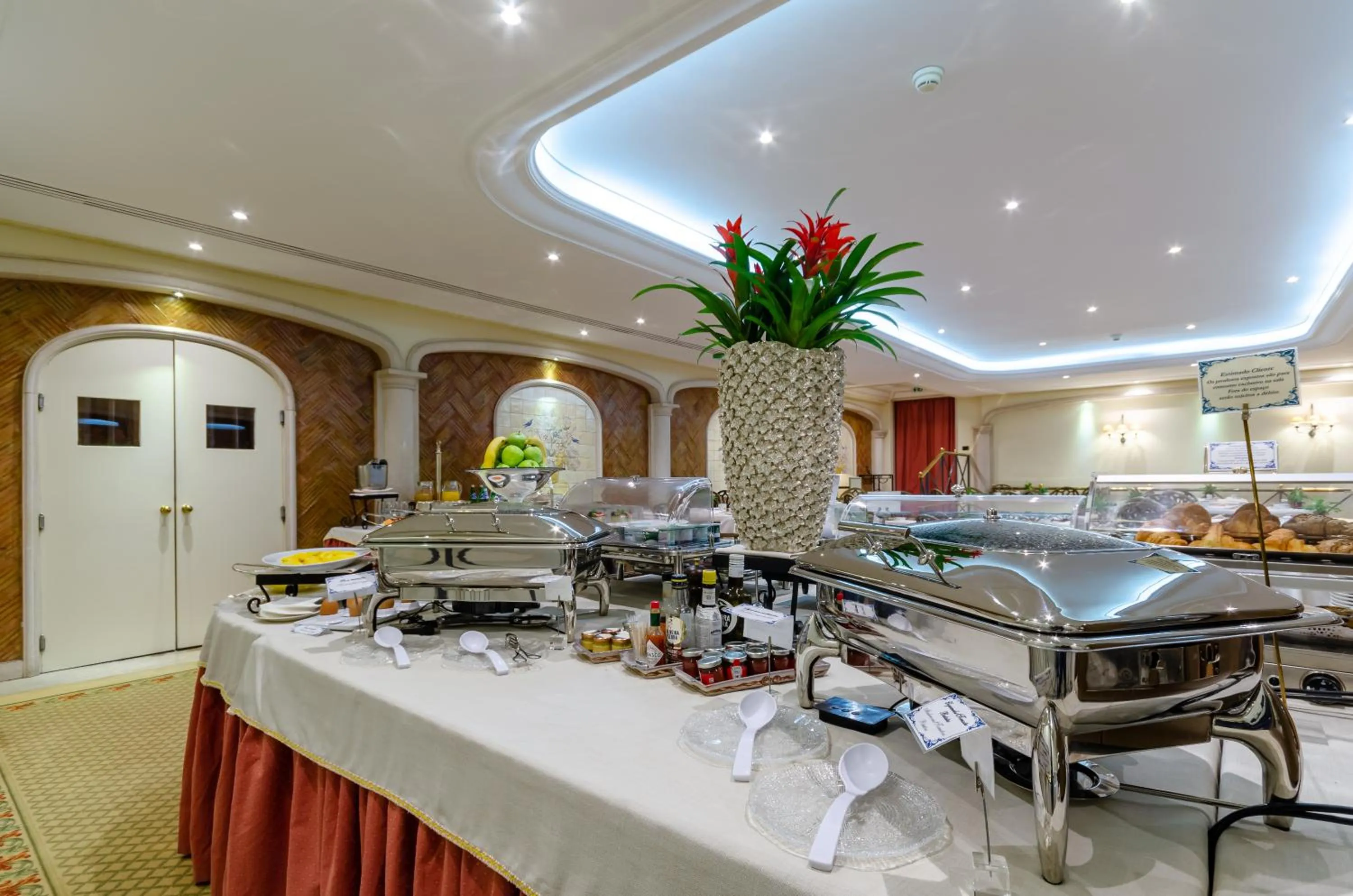 Restaurant/places to eat in Olissippo Lapa Palace – The Leading Hotels of the World