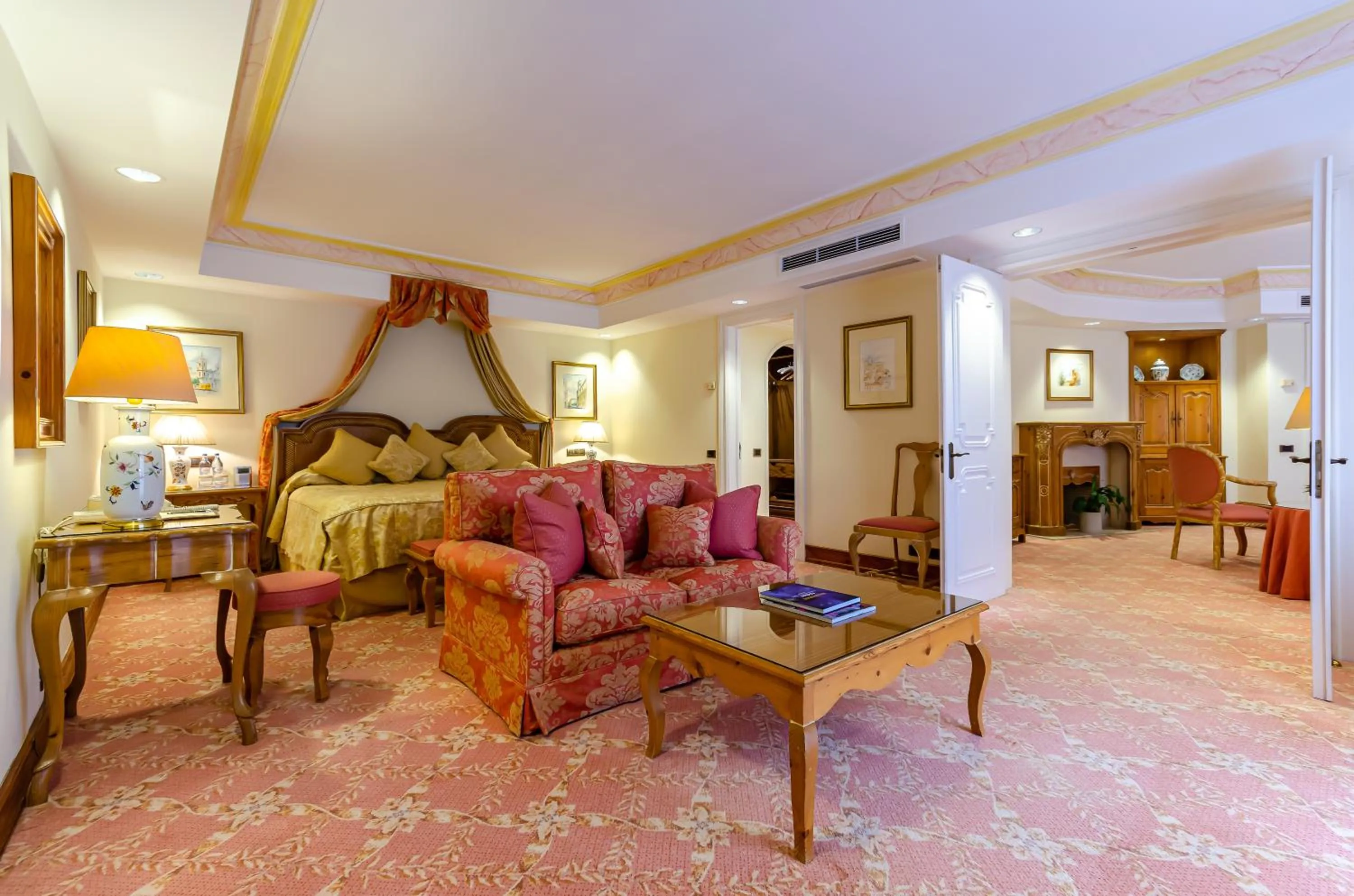 Bedroom in Olissippo Lapa Palace – The Leading Hotels of the World