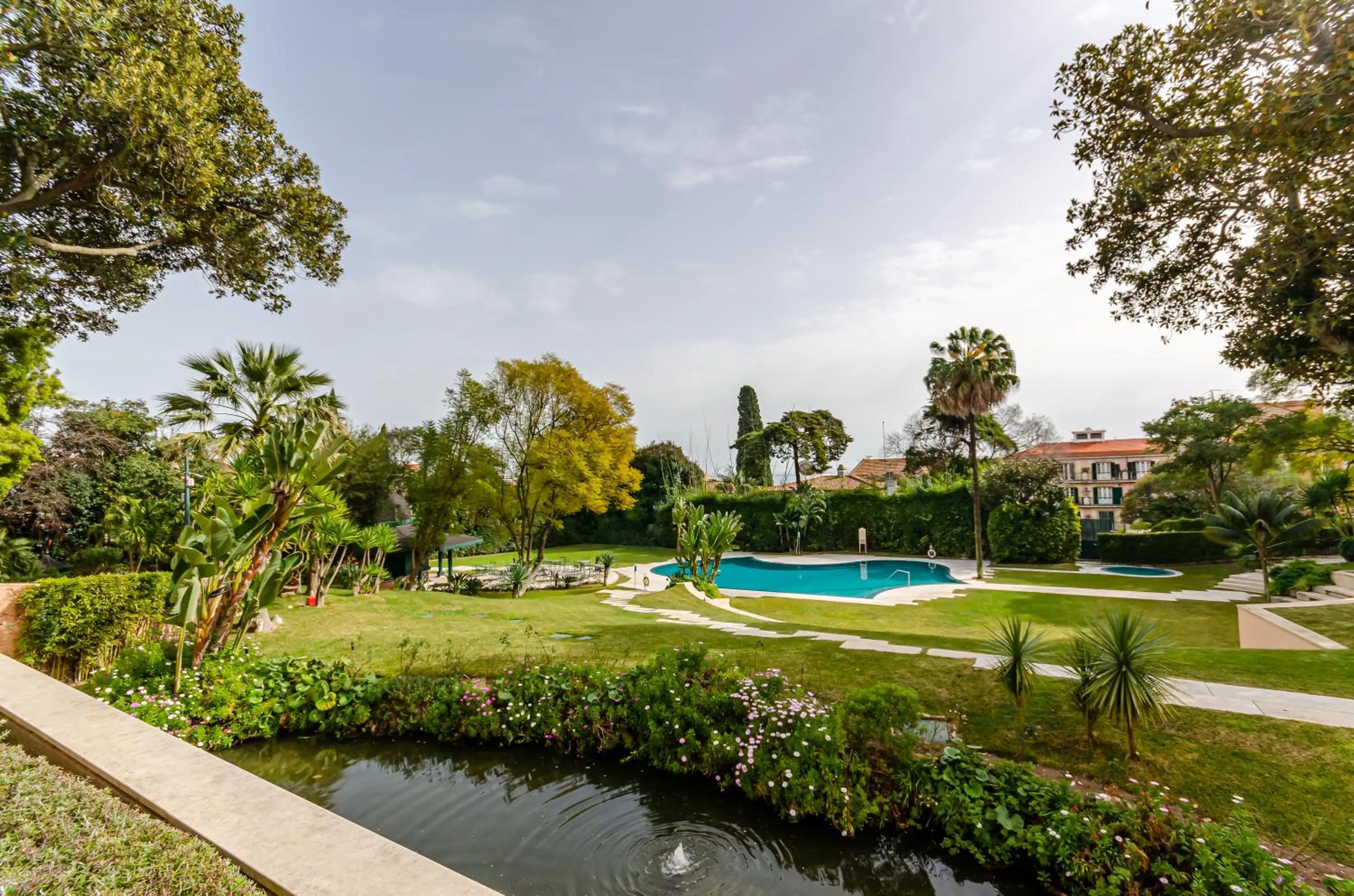 Garden in Olissippo Lapa Palace – The Leading Hotels of the World
