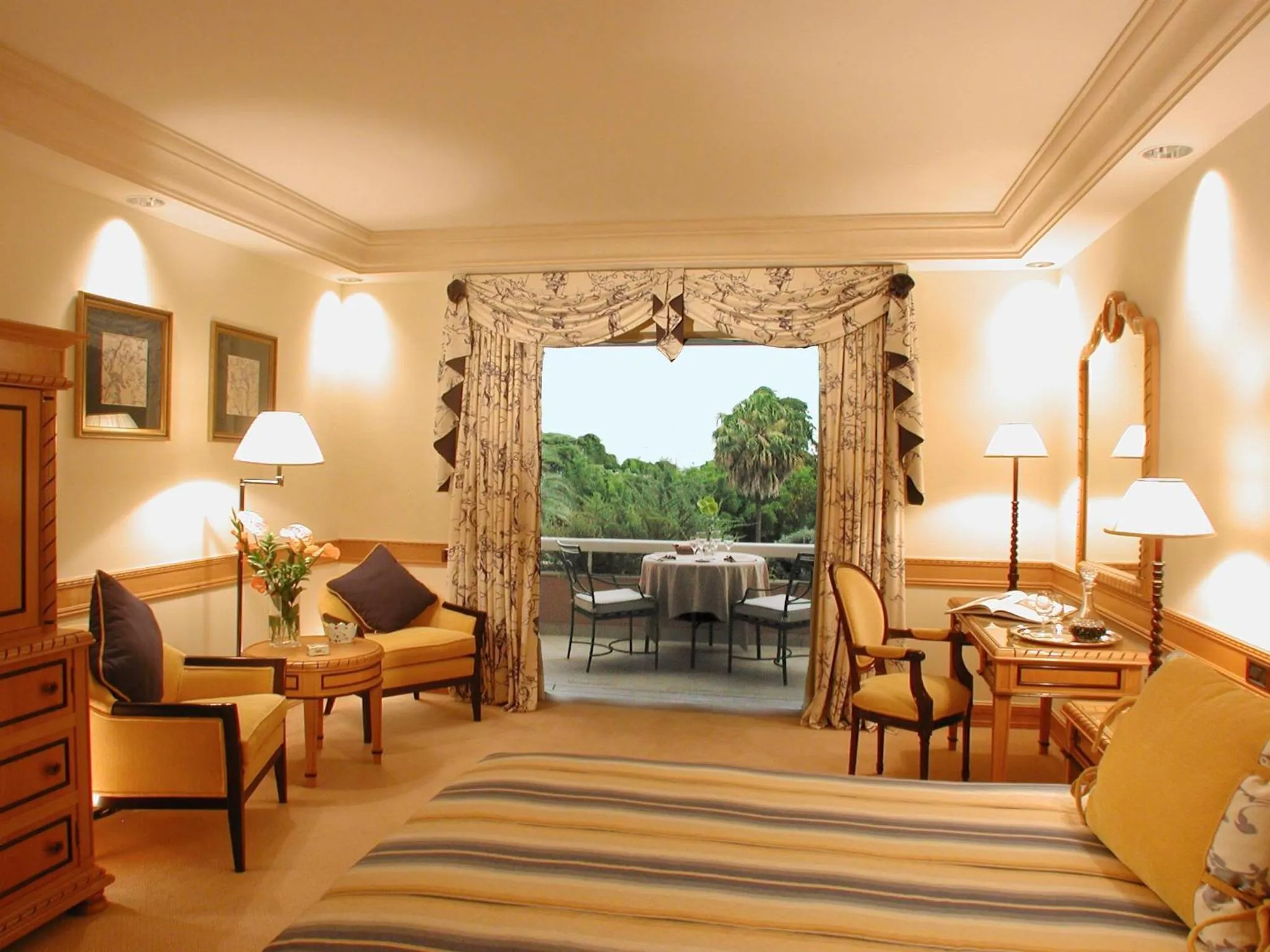 Photo of the whole room in Olissippo Lapa Palace – The Leading Hotels of the World