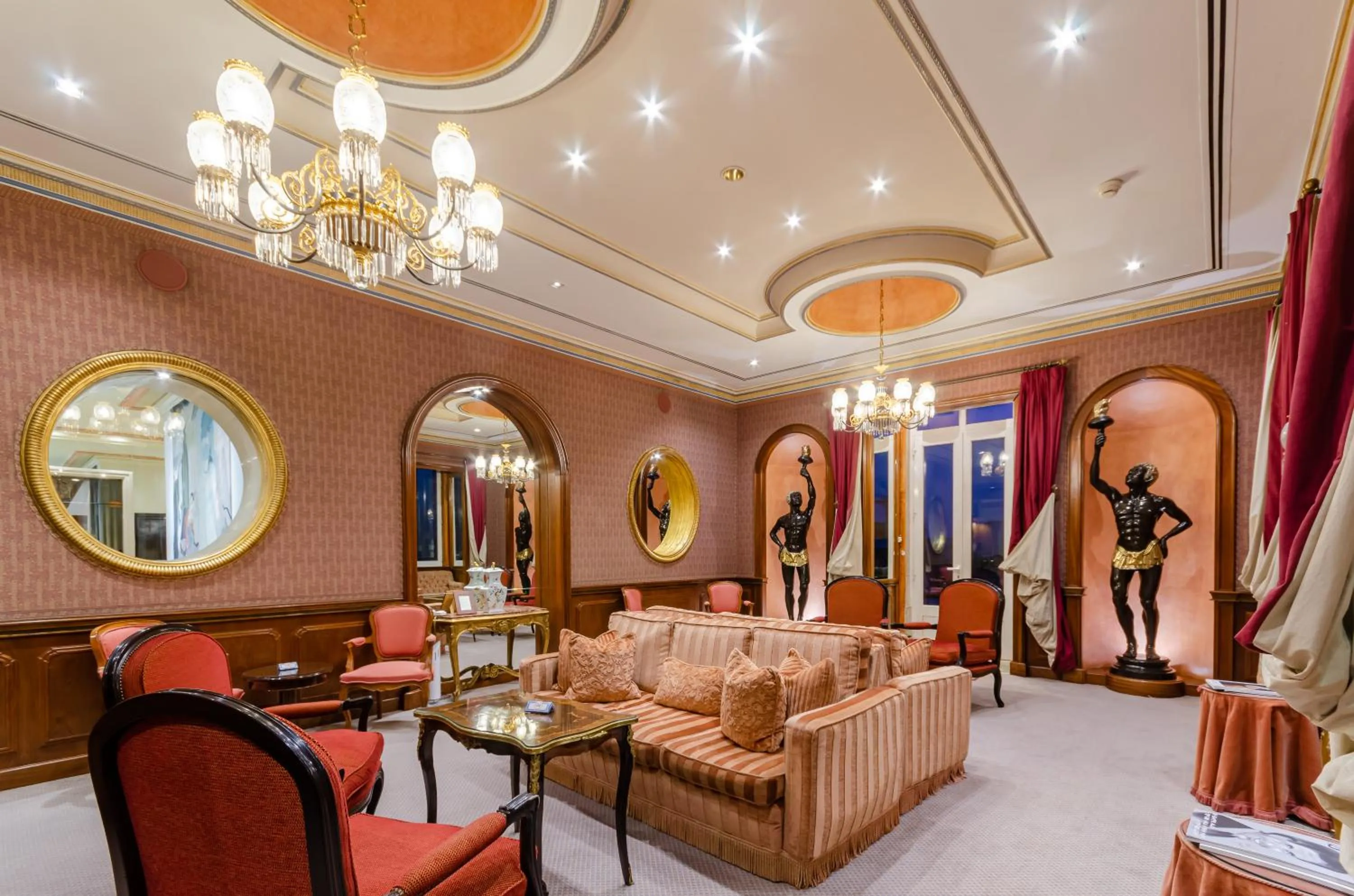 Living room in Olissippo Lapa Palace – The Leading Hotels of the World