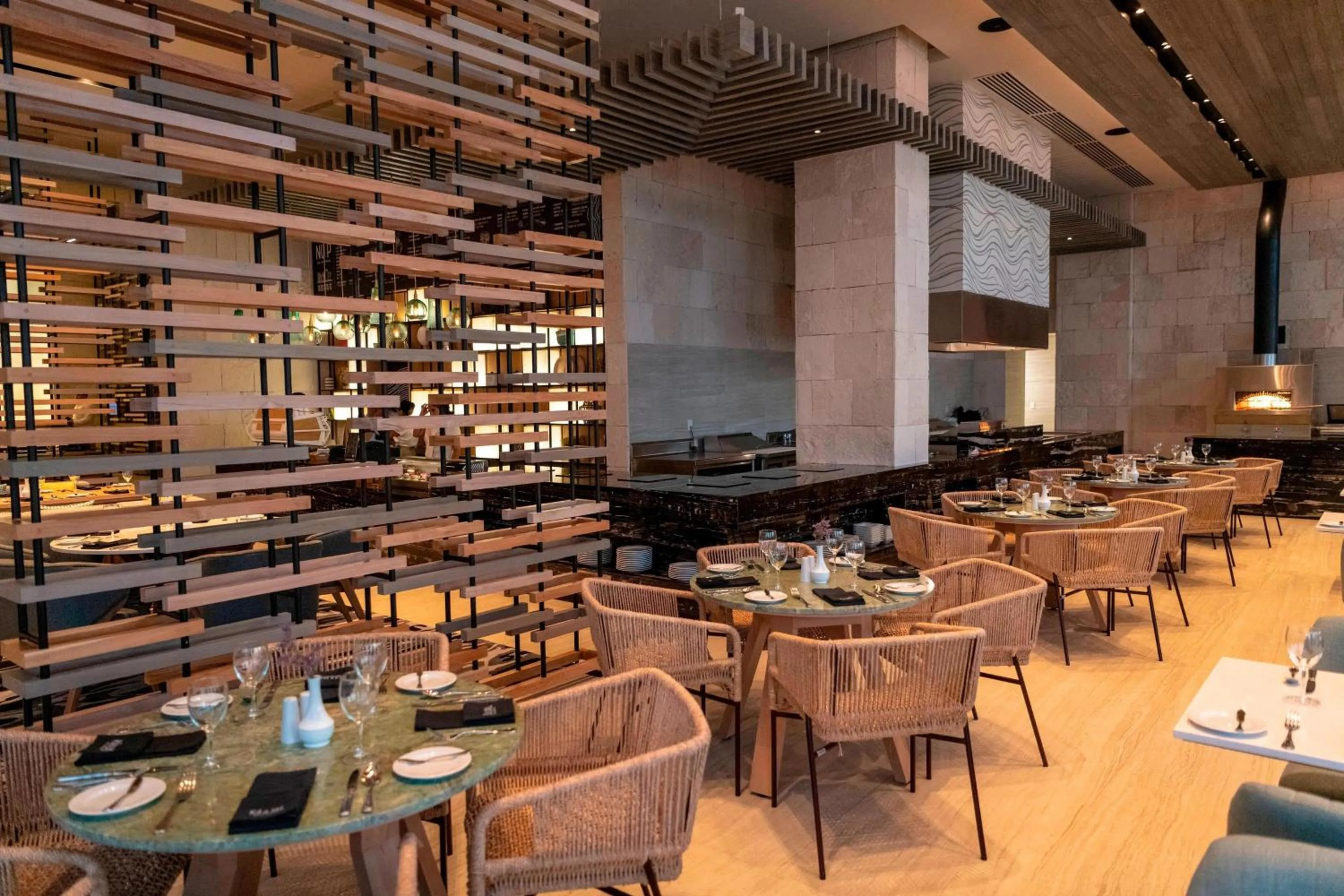 Restaurant/places to eat in Renaissance Cancun Resort & Marina