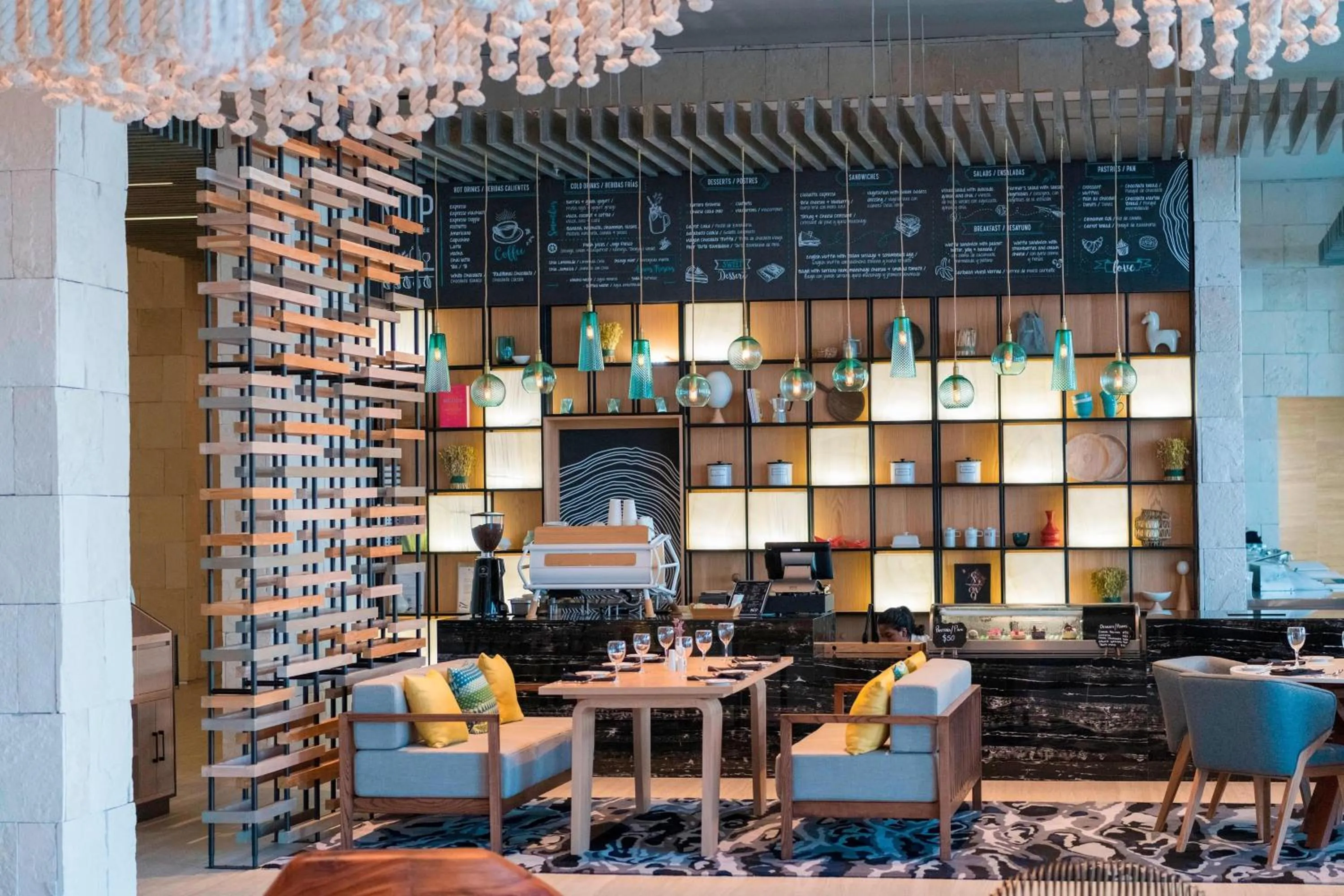 Restaurant/places to eat in Renaissance Cancun Resort & Marina