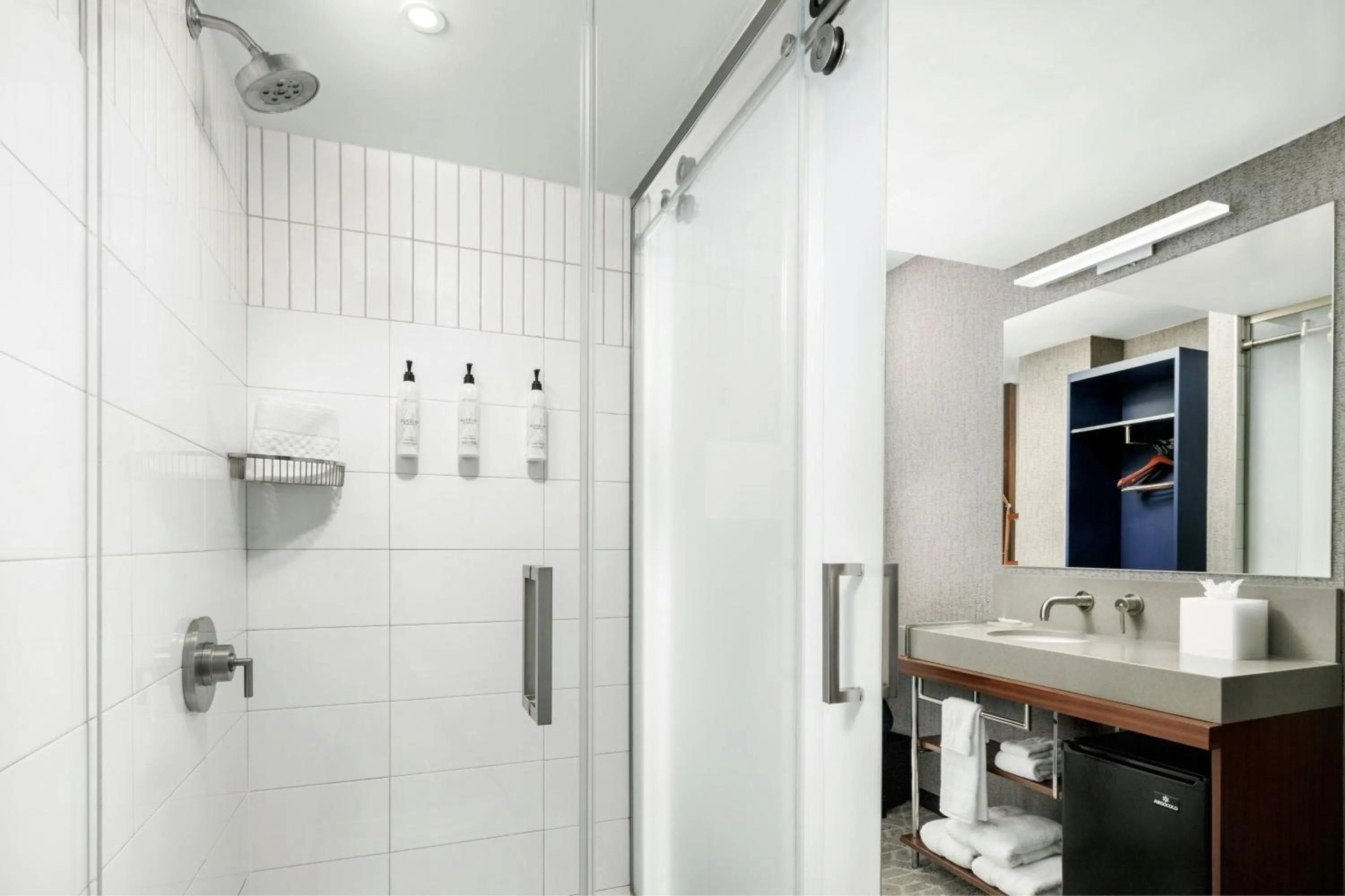 Photo of the whole room in SpringHill Suites by Marriott New York Manhattan/Times Square South