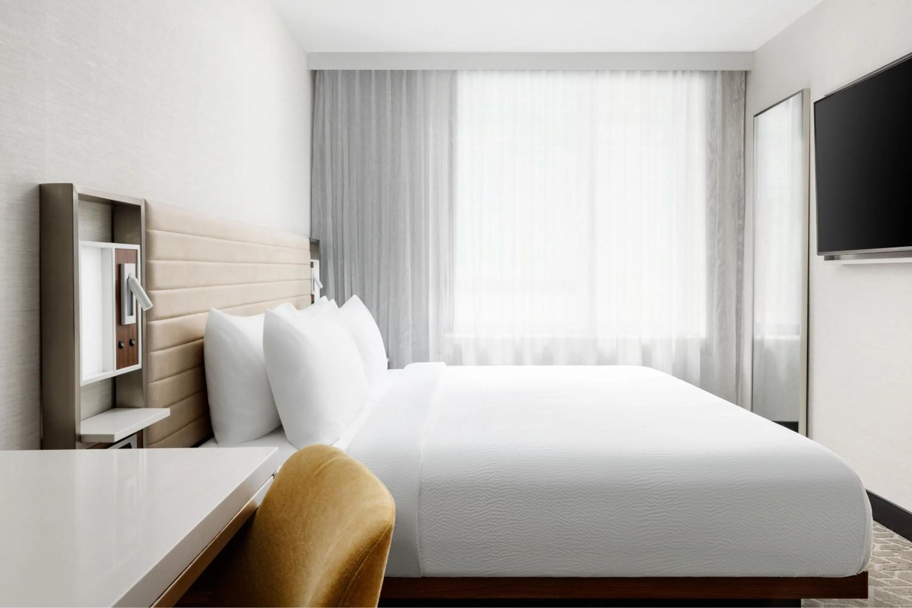 Photo of the whole room, Bed in SpringHill Suites by Marriott New York Manhattan/Times Square South
