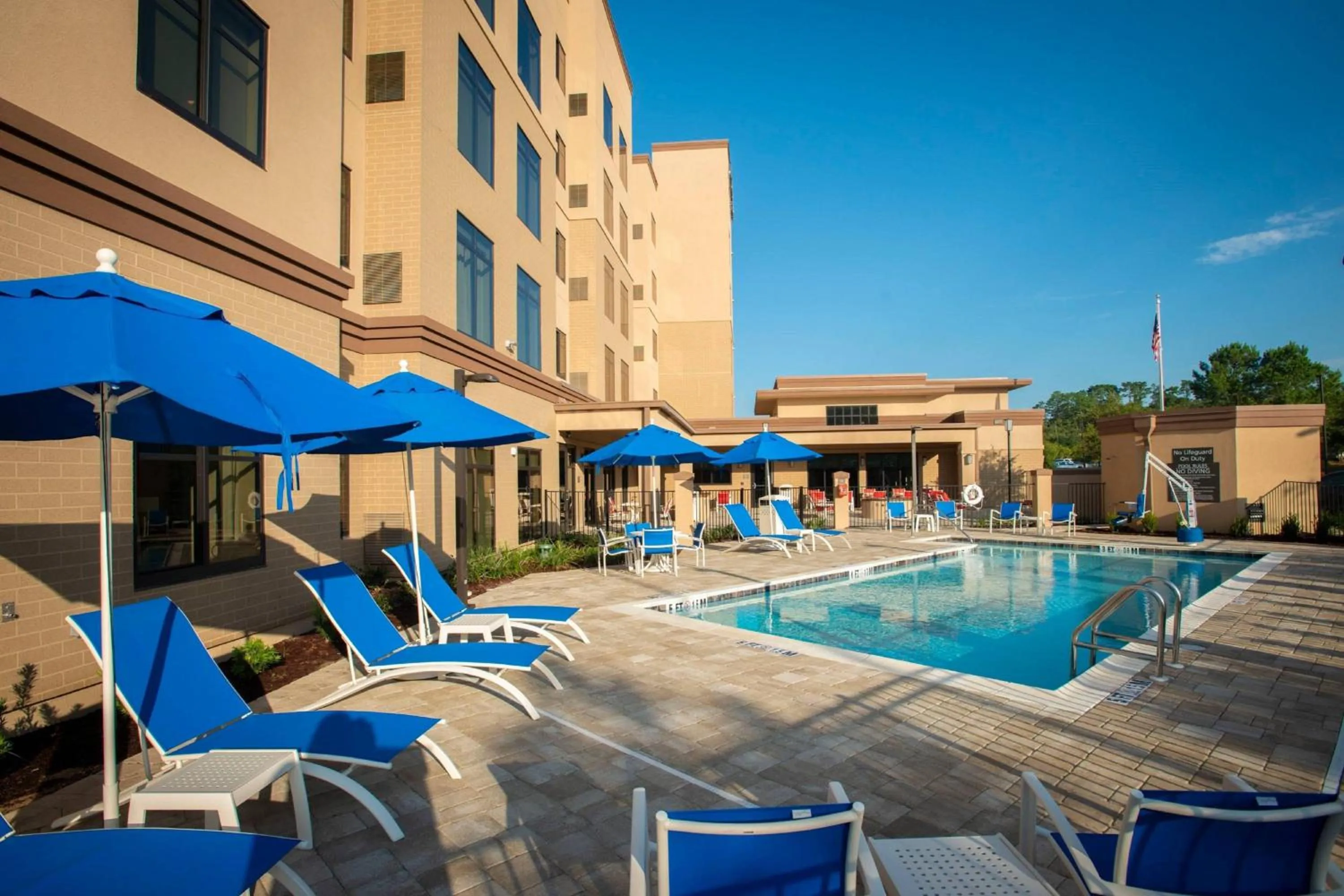 Swimming pool in Residence Inn by Marriott Pensacola Airport/Medical Center
