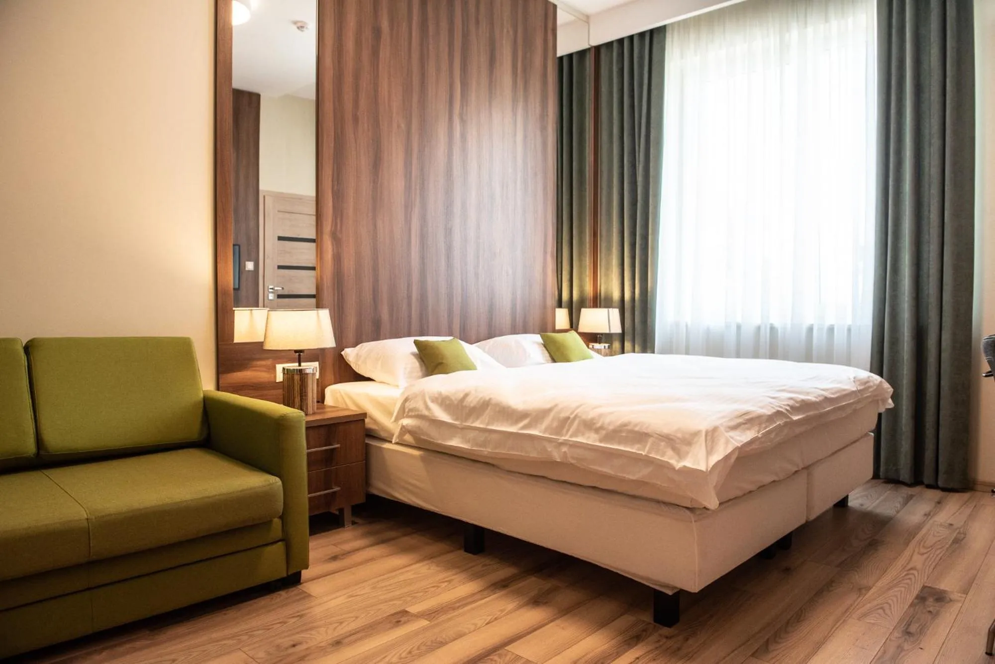 Bed in Metropolis Apartamenty Centrum