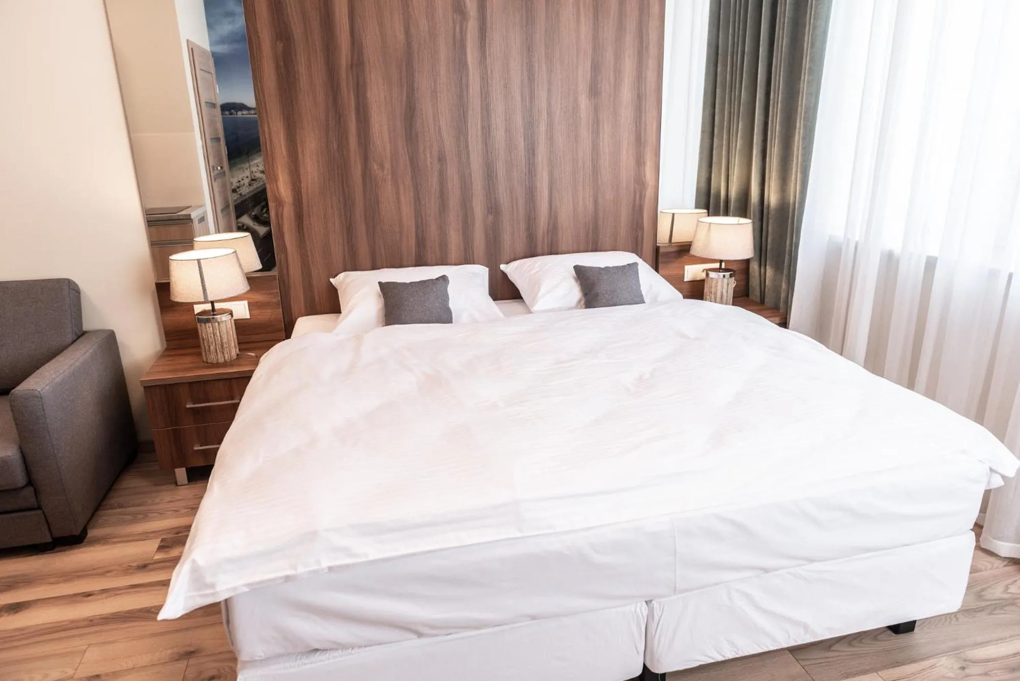 Bed in Metropolis Apartamenty Centrum