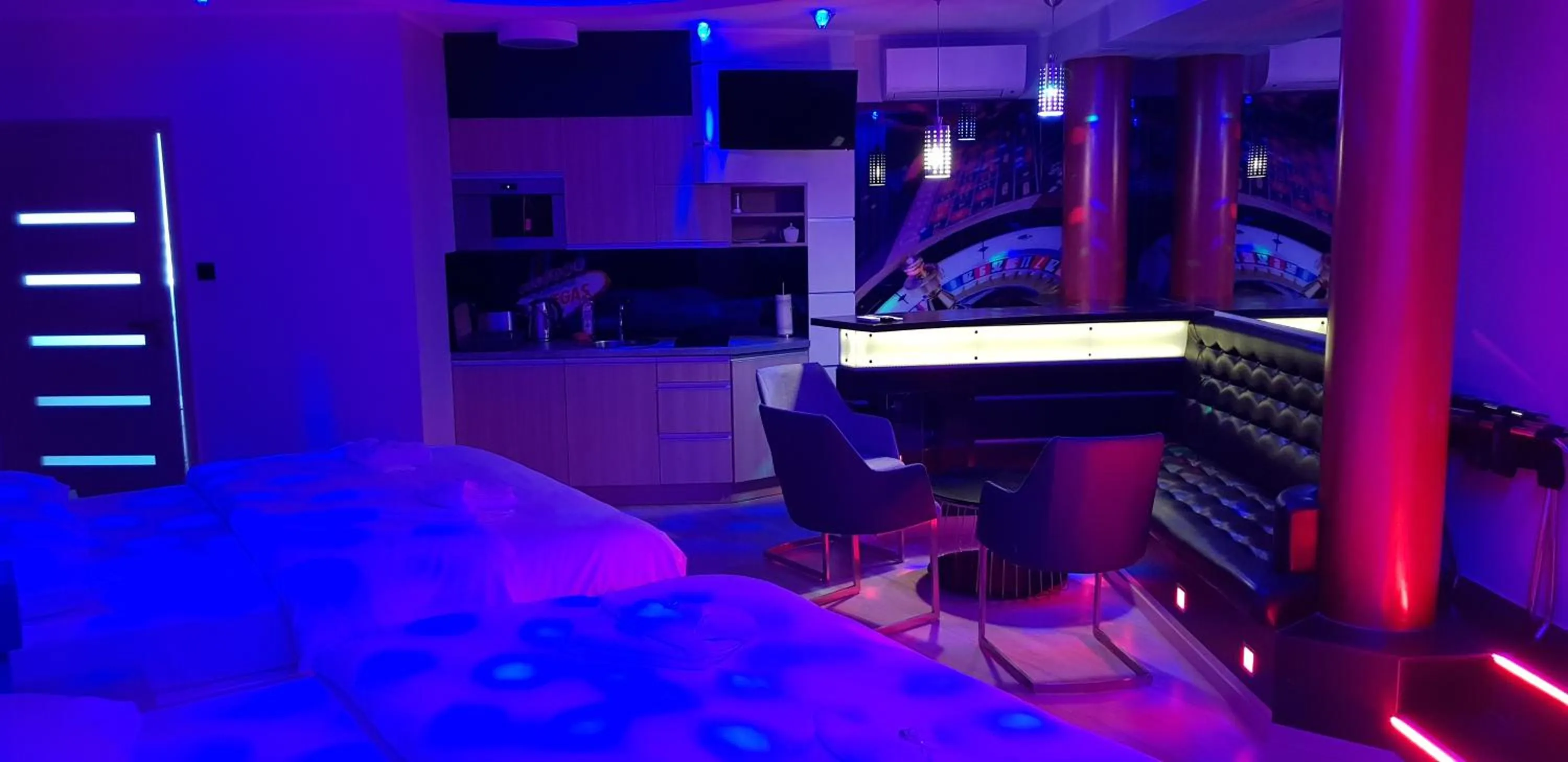 Bed in Metropolis Apartamenty Centrum