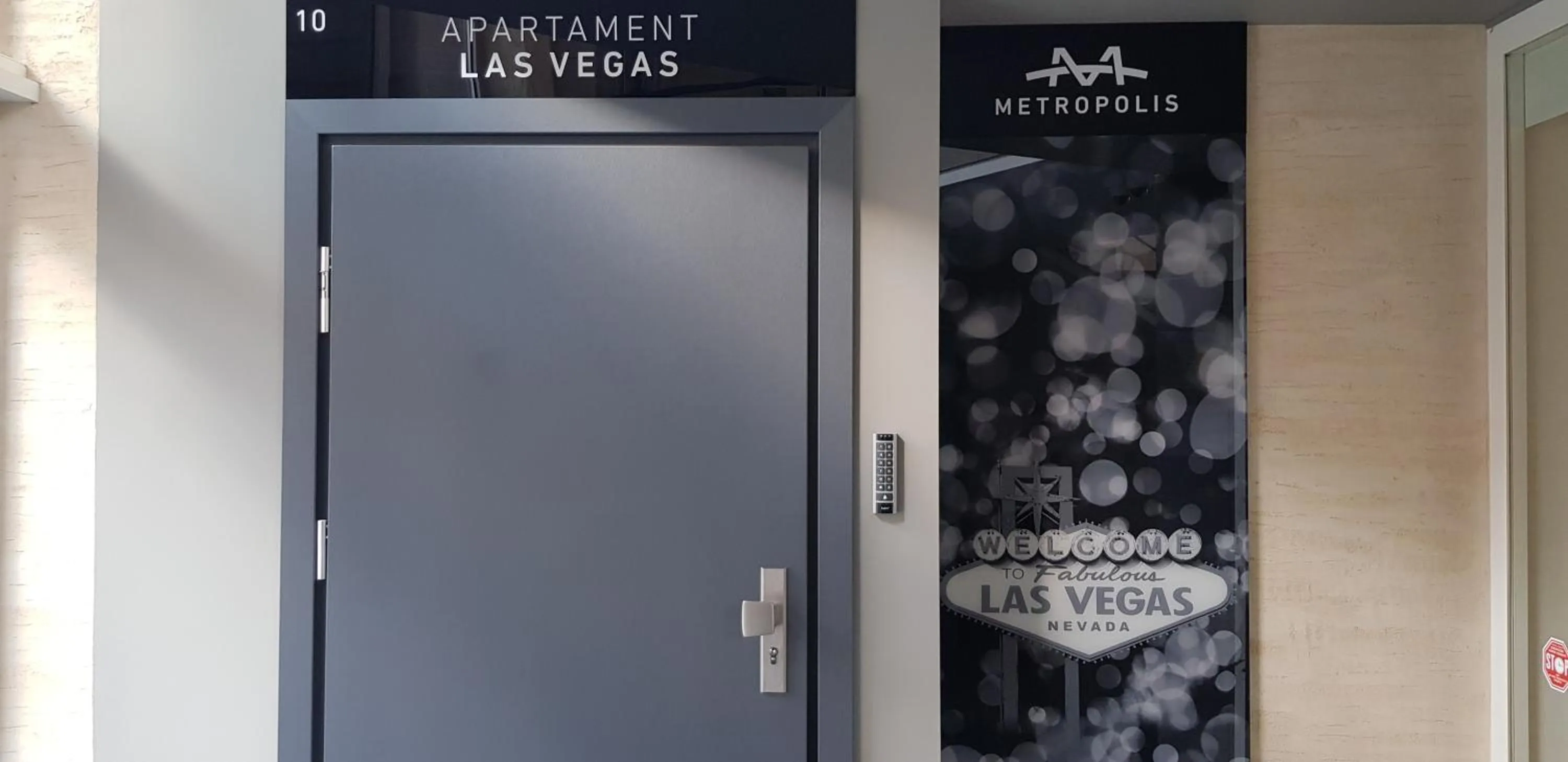 Property logo or sign in Metropolis Apartamenty Centrum