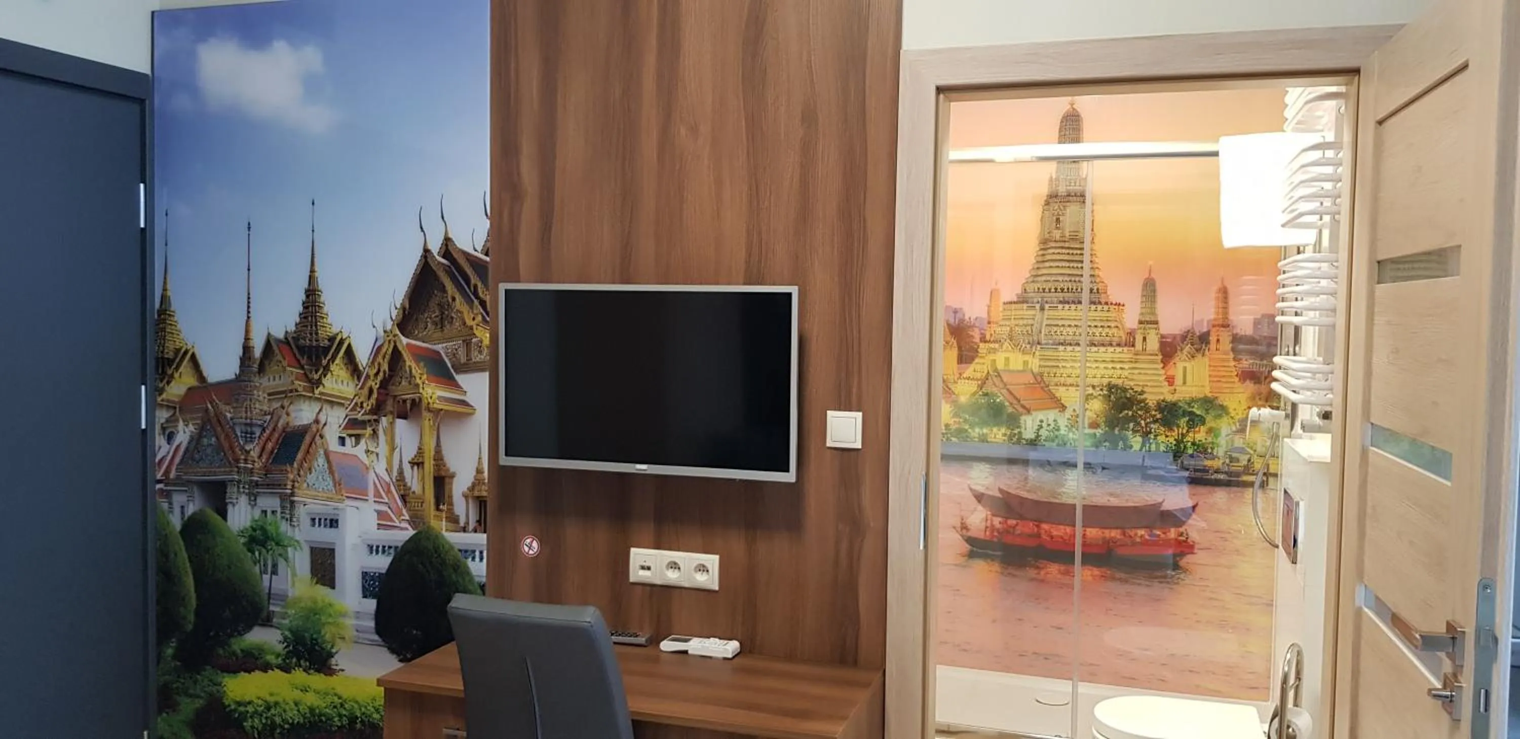 TV and multimedia in Metropolis Apartamenty Centrum