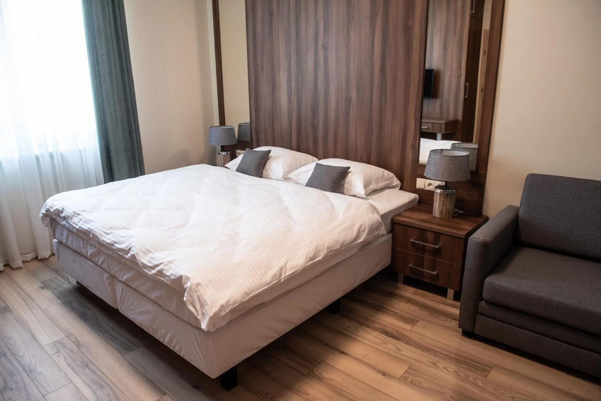 Bed in Metropolis Apartamenty Centrum