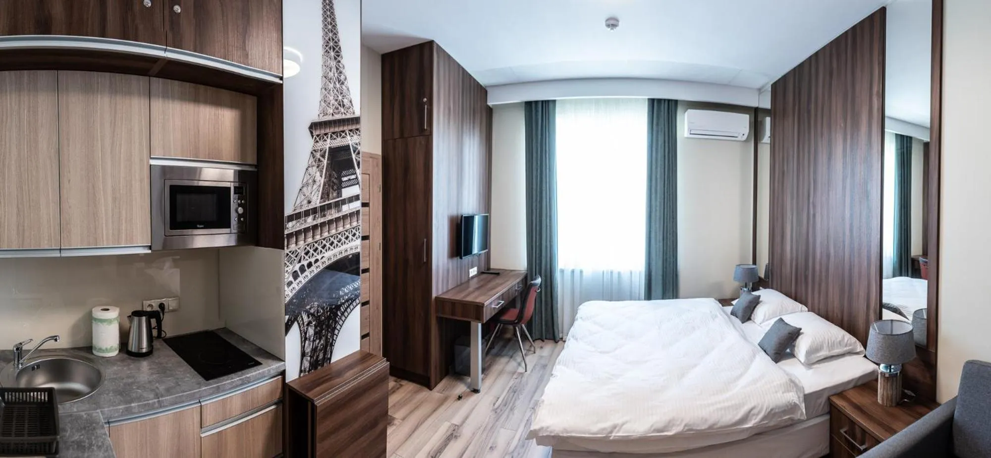 Bed in Metropolis Apartamenty Centrum