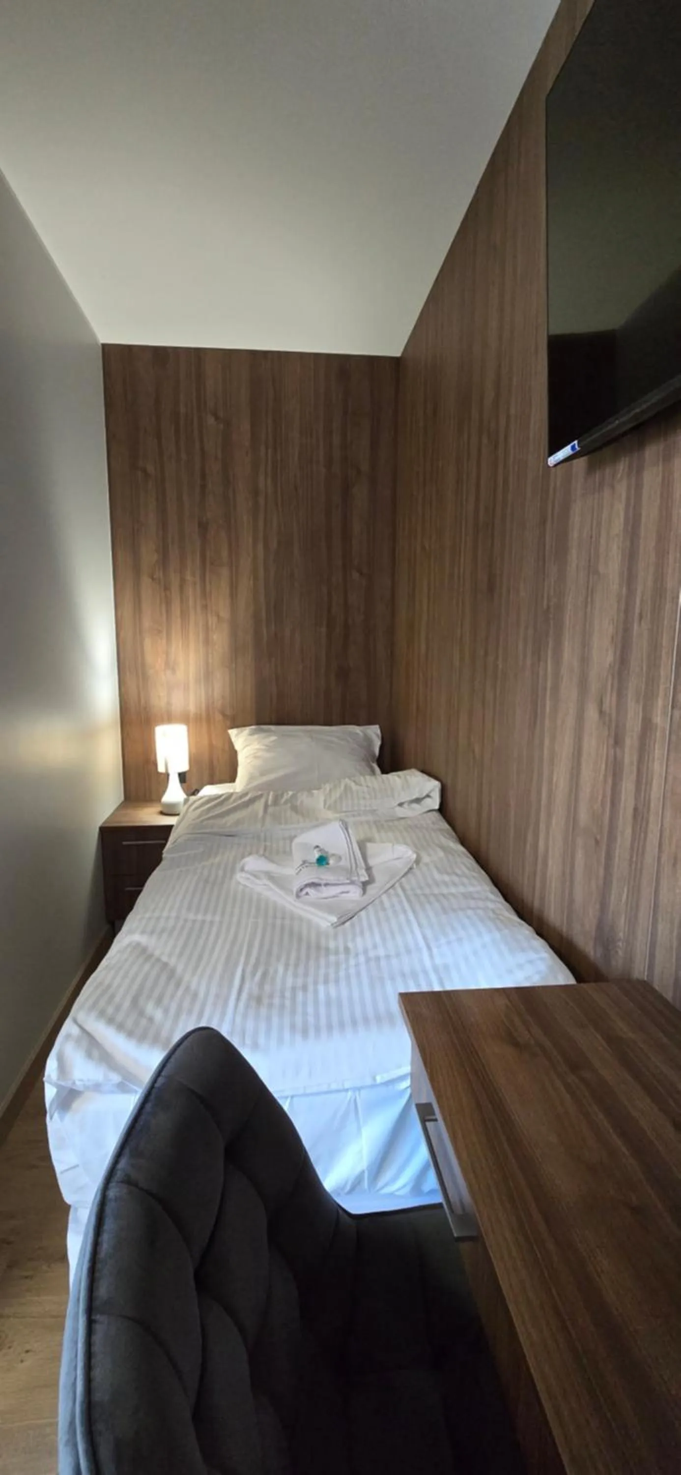 Bed in Metropolis Apartamenty Centrum