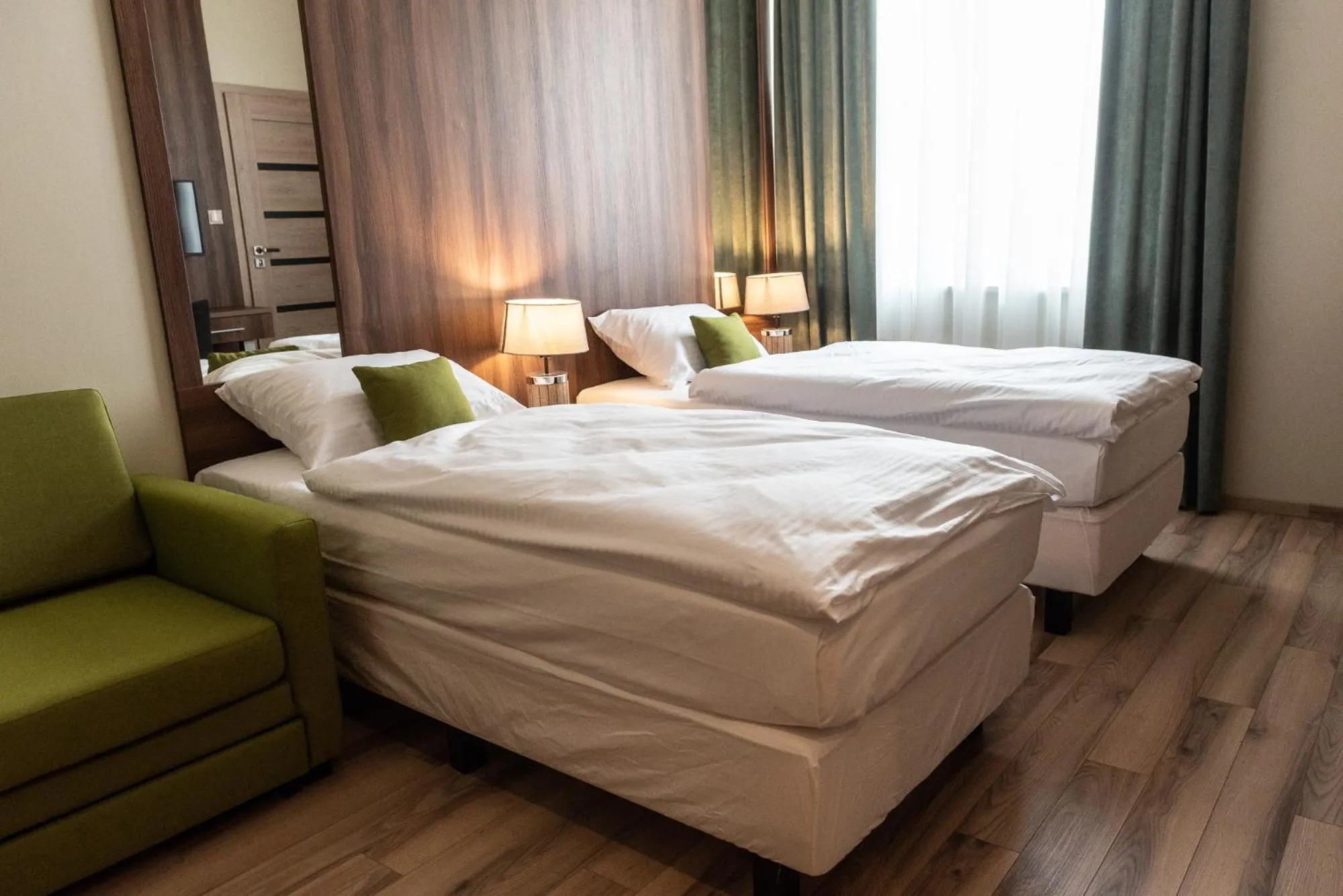 Bed in Metropolis Apartamenty Centrum