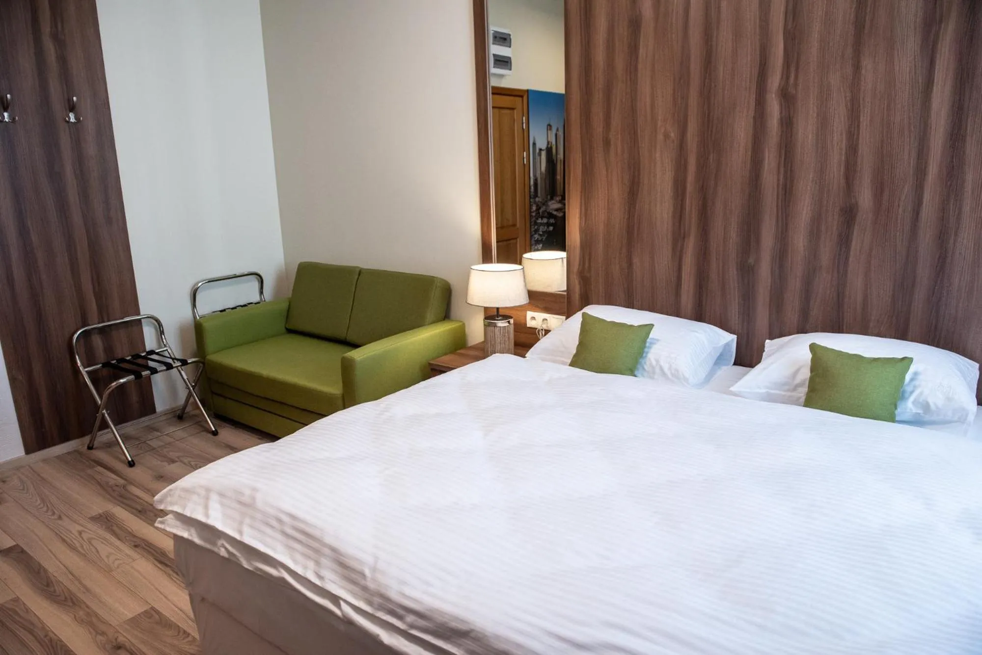 Bed in Metropolis Apartamenty Centrum