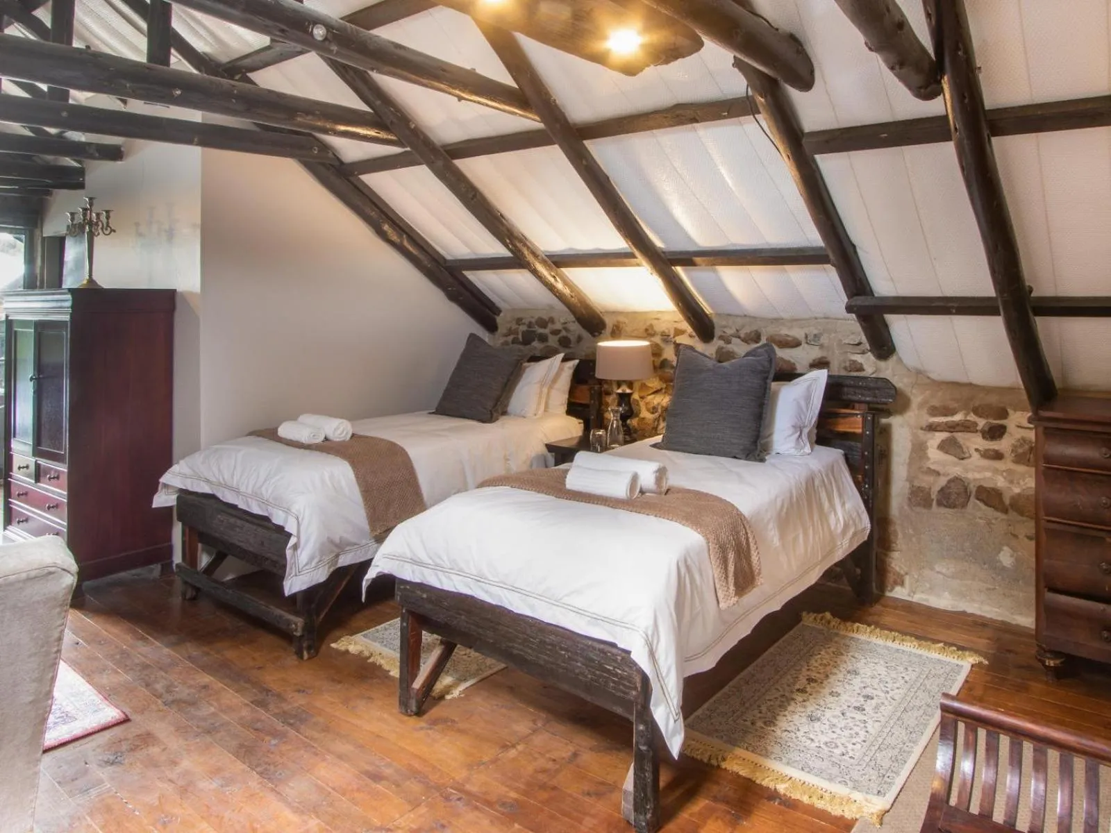 Photo of the whole room in Flitwick Ranch