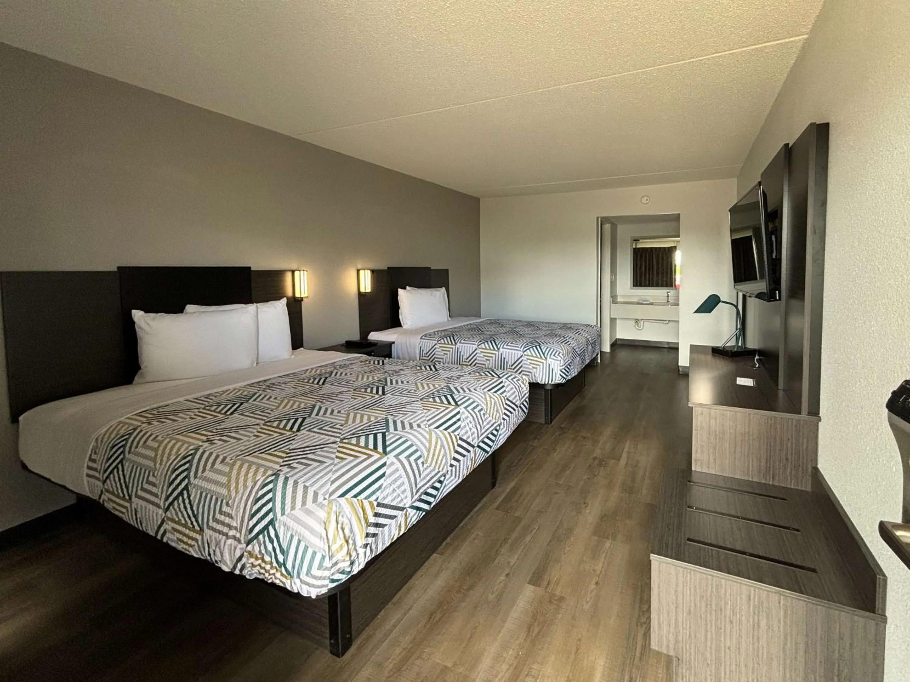 Bedroom, Bed in Motel 6 Richmond, KY EKU Campus Area