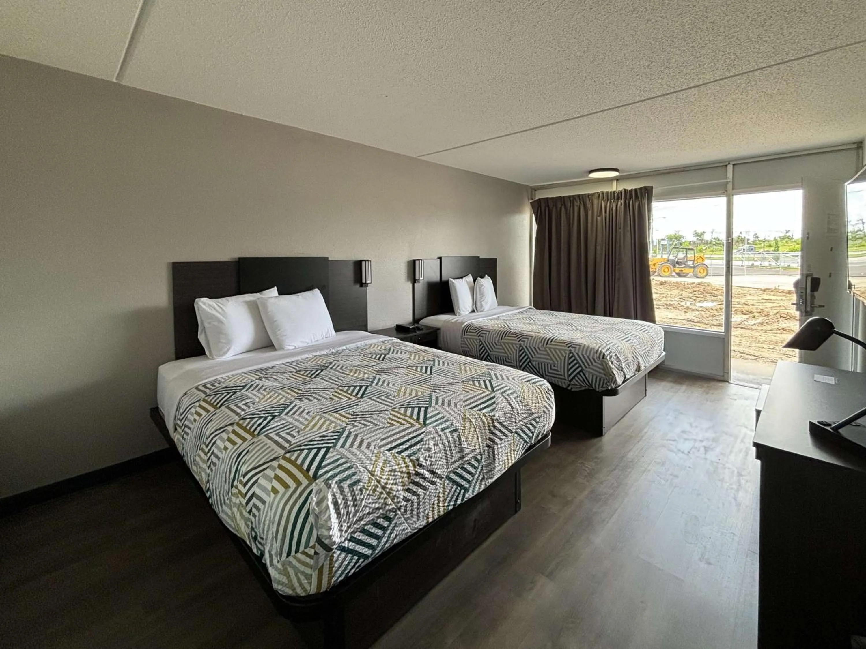 Bedroom, Bed in Motel 6 Richmond, KY EKU Campus Area