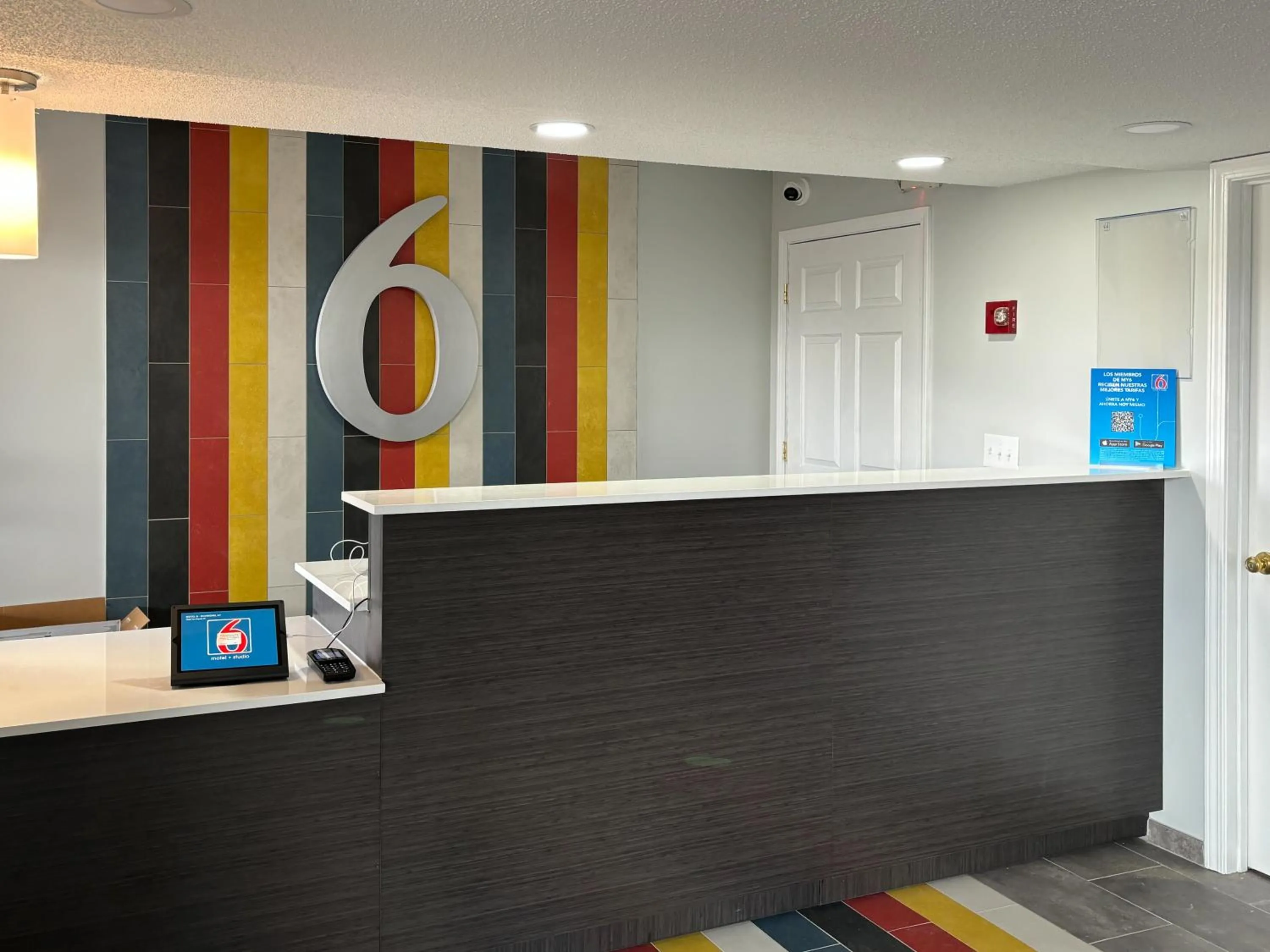 Lobby or reception in Motel 6 Richmond, KY EKU Campus Area